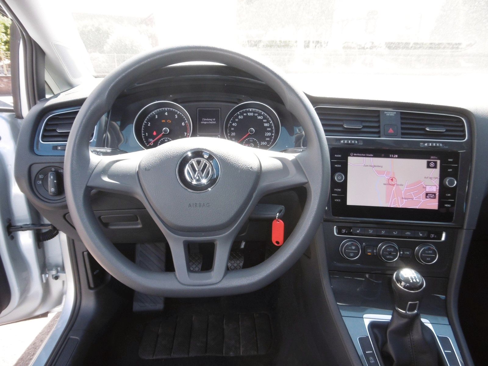 Fahrzeugabbildung Volkswagen Golf VII Variant  TSI  BMT Navigation