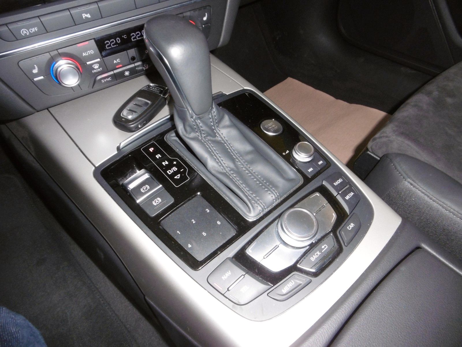 Fahrzeugabbildung Audi A6 Avant 3.0 TDI S-Tronic + S-Line Selection