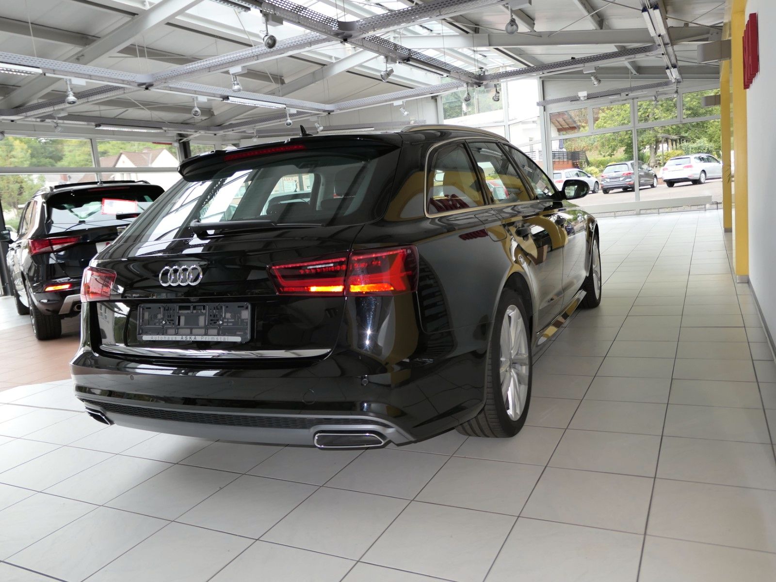 Fahrzeugabbildung Audi A6 Avant 3.0 TDI S-Tronic + S-Line Selection
