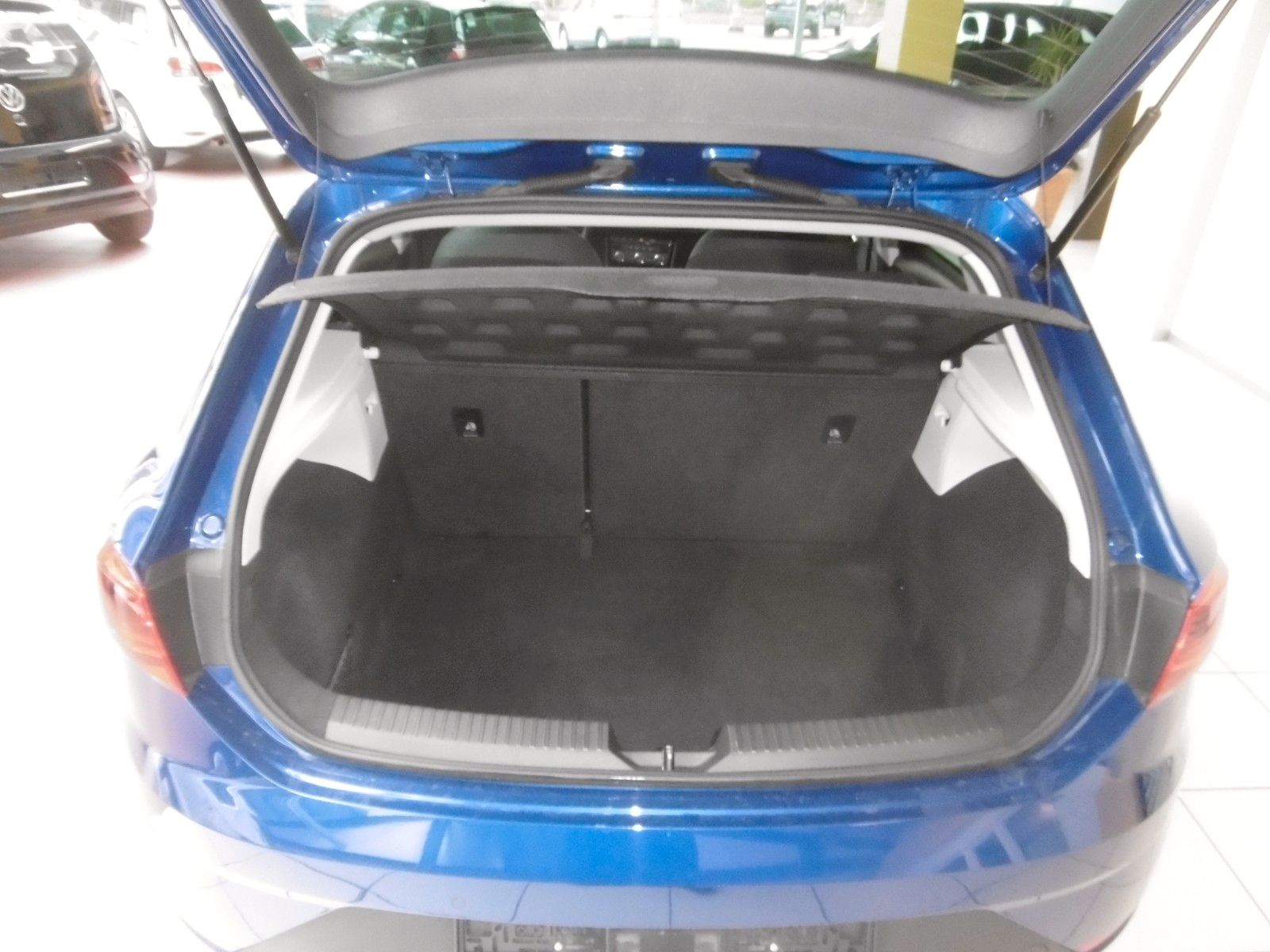 Fahrzeugabbildung Seat Leon FR 1.8 TSI  DSG*NAVI*LM18",Panoramadach