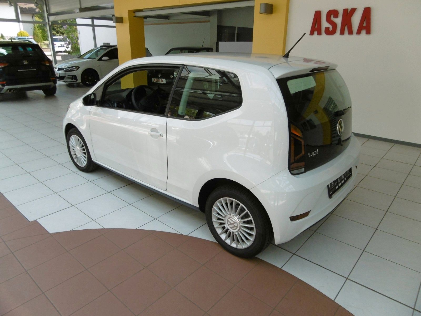 Fahrzeugabbildung Volkswagen up! 1.0 Benzin Klima, ESP, Bluetooth, ZV, LM