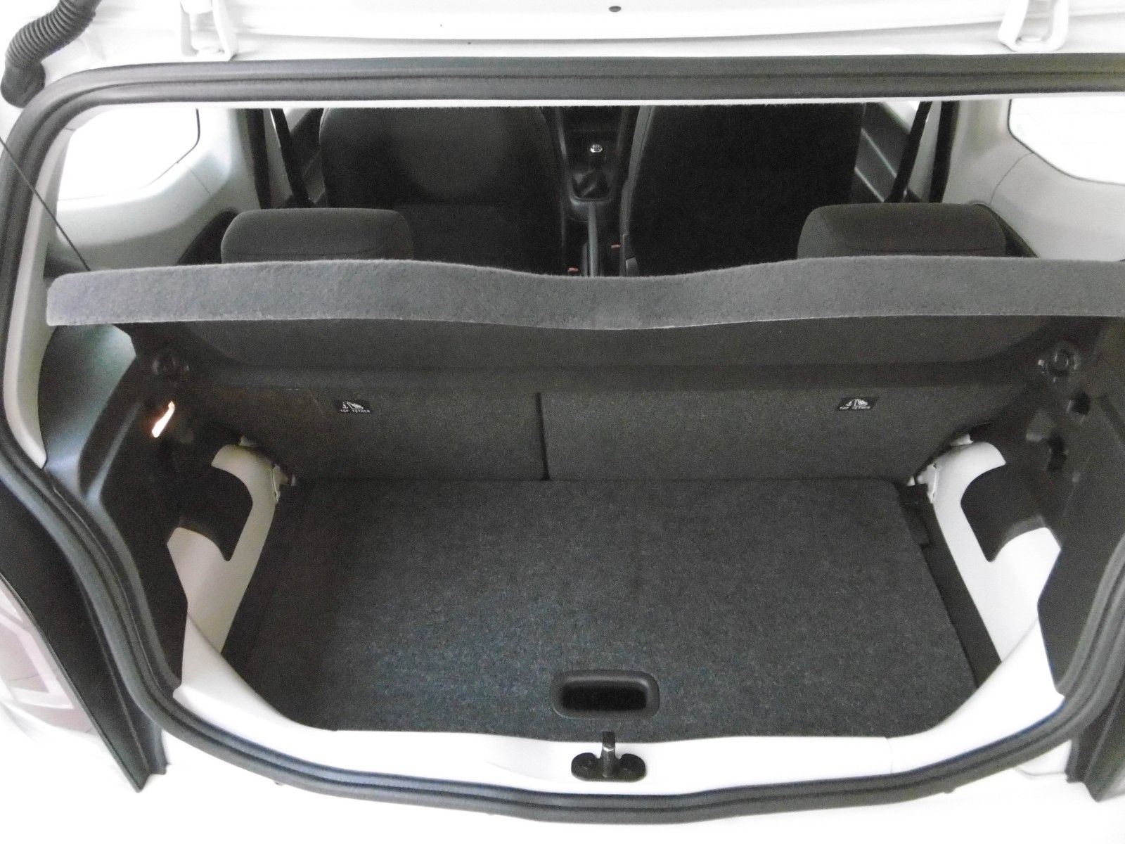 Fahrzeugabbildung Volkswagen up! 1.0 Benzin Klima, ESP, Bluetooth, ZV, LM