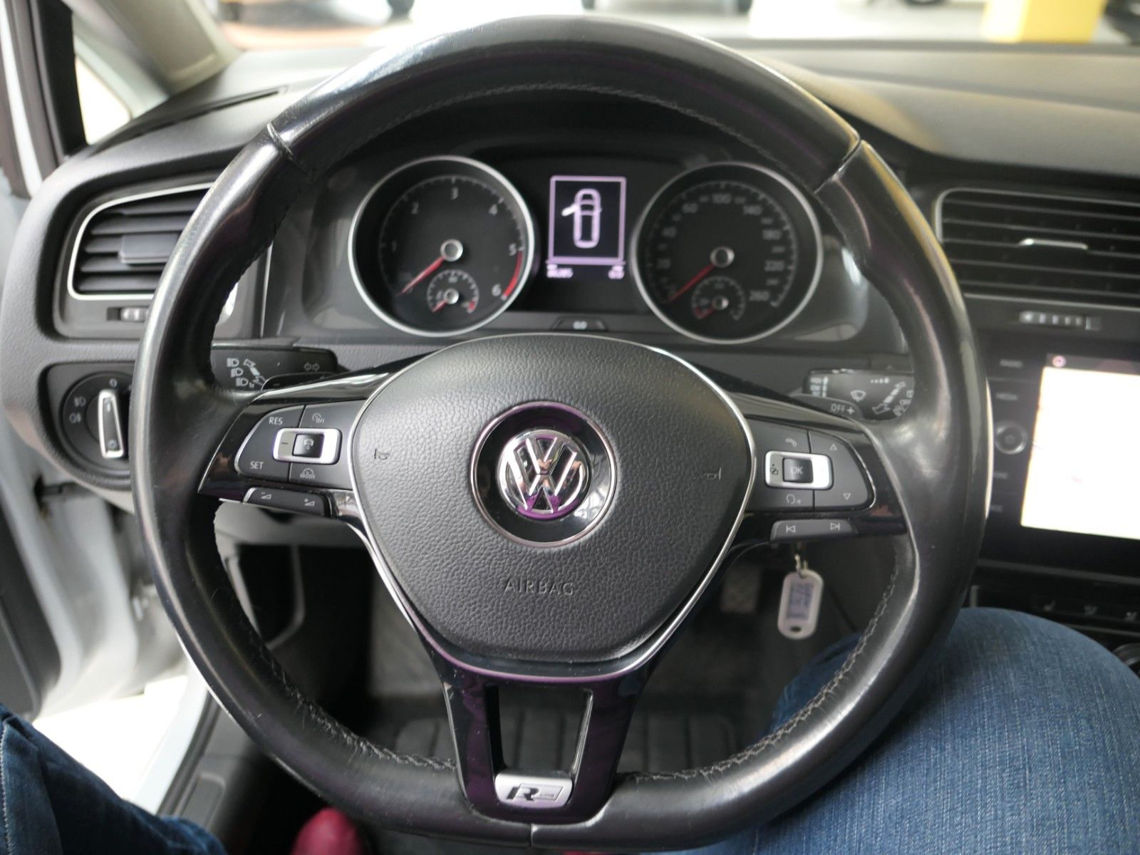 Fahrzeugabbildung Volkswagen Golf VII Variant Comfortline TDI BMT NAVI DSG