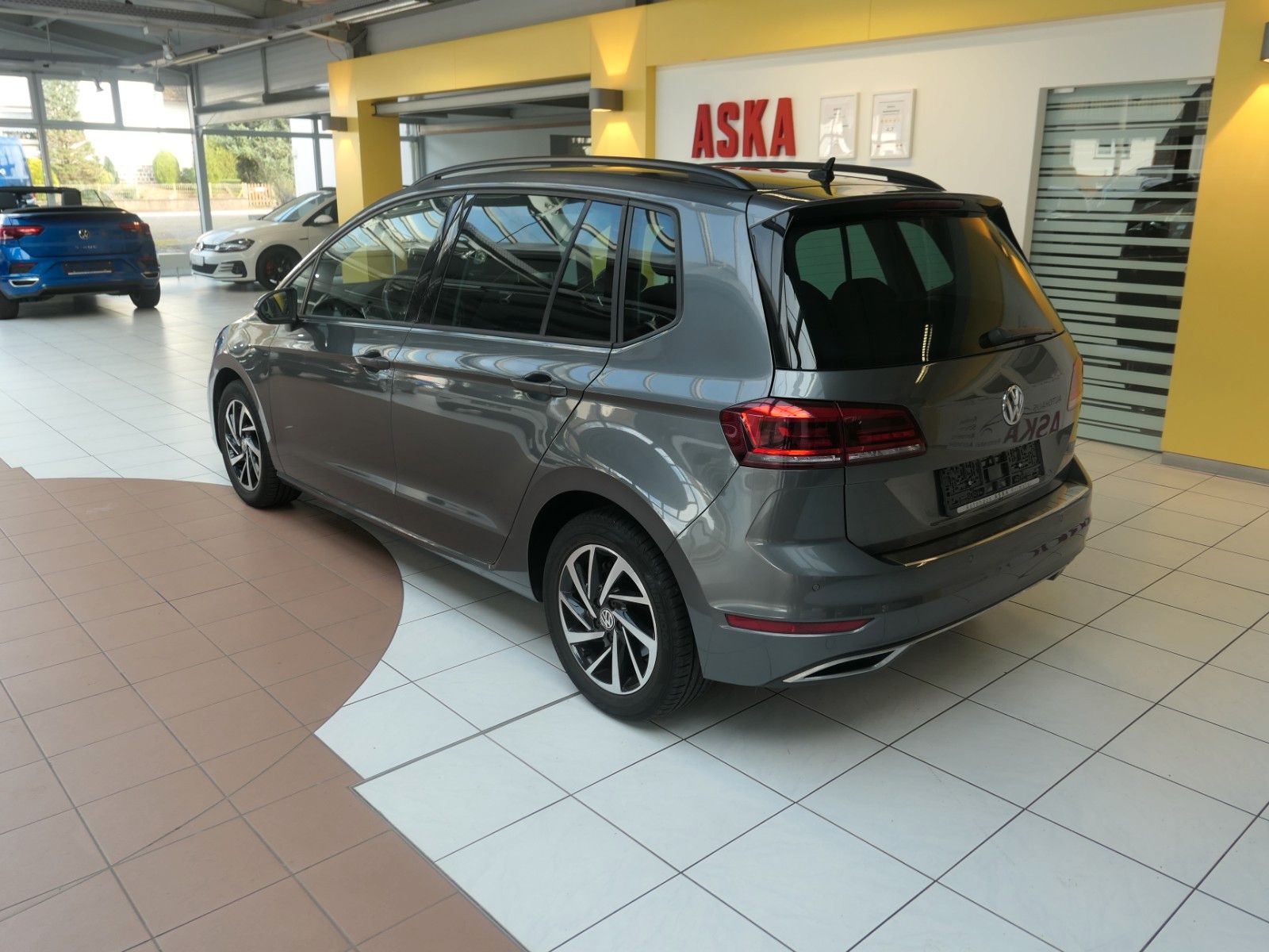 Fahrzeugabbildung Volkswagen Golf Sportsvan TSI *NAVi*LM*