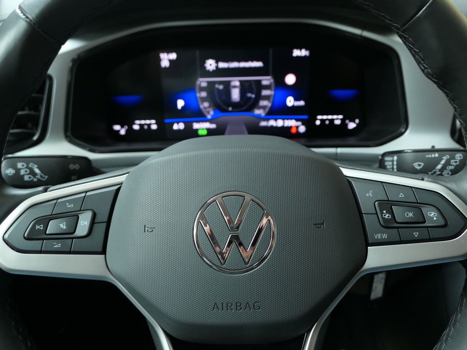 Fahrzeugabbildung Volkswagen T-Roc 1.5 TSI DSG*Navi*LM*AHK*