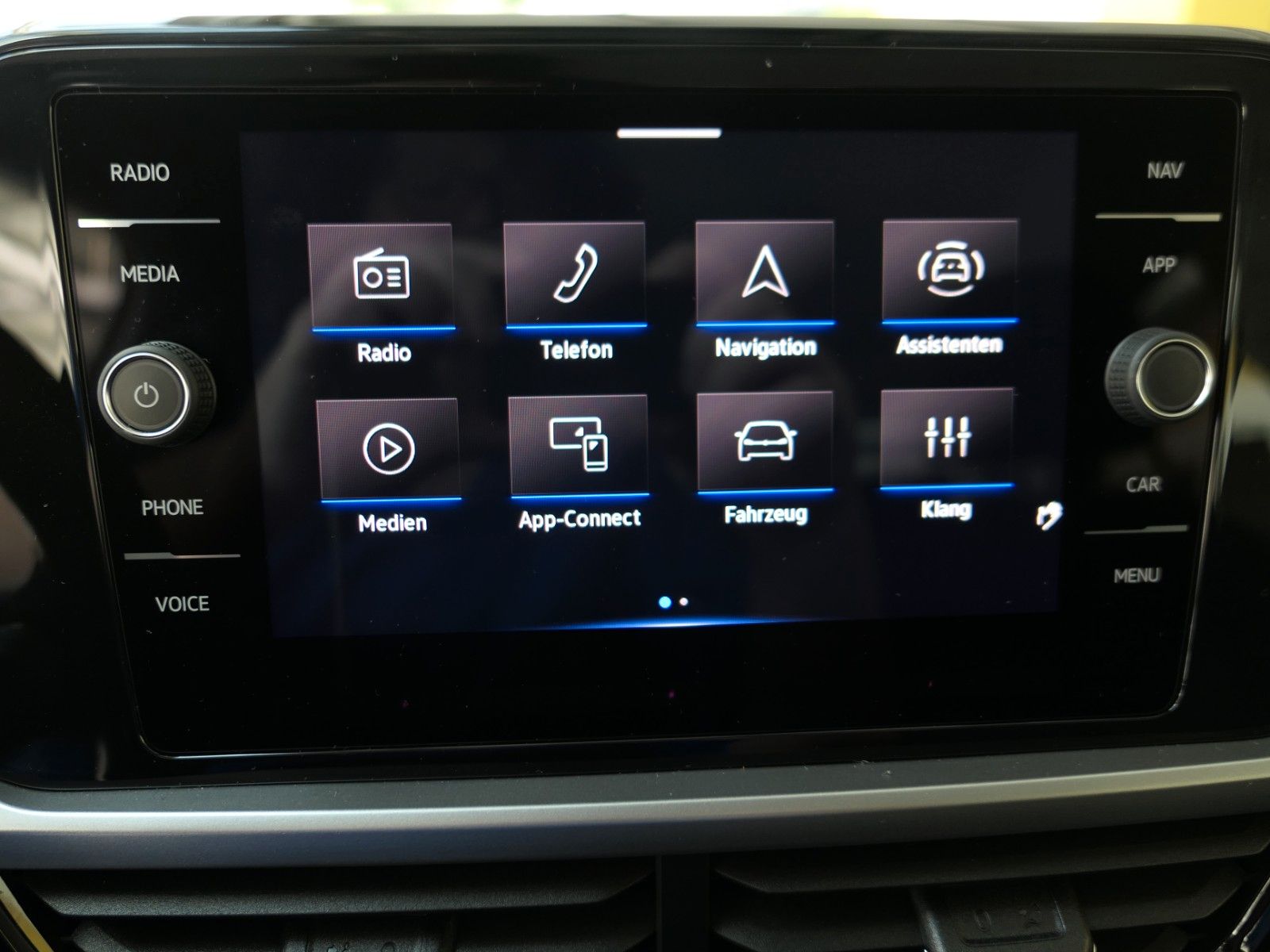 Fahrzeugabbildung Volkswagen T-Roc 1.5 TSI DSG*Navi*LM*AHK*