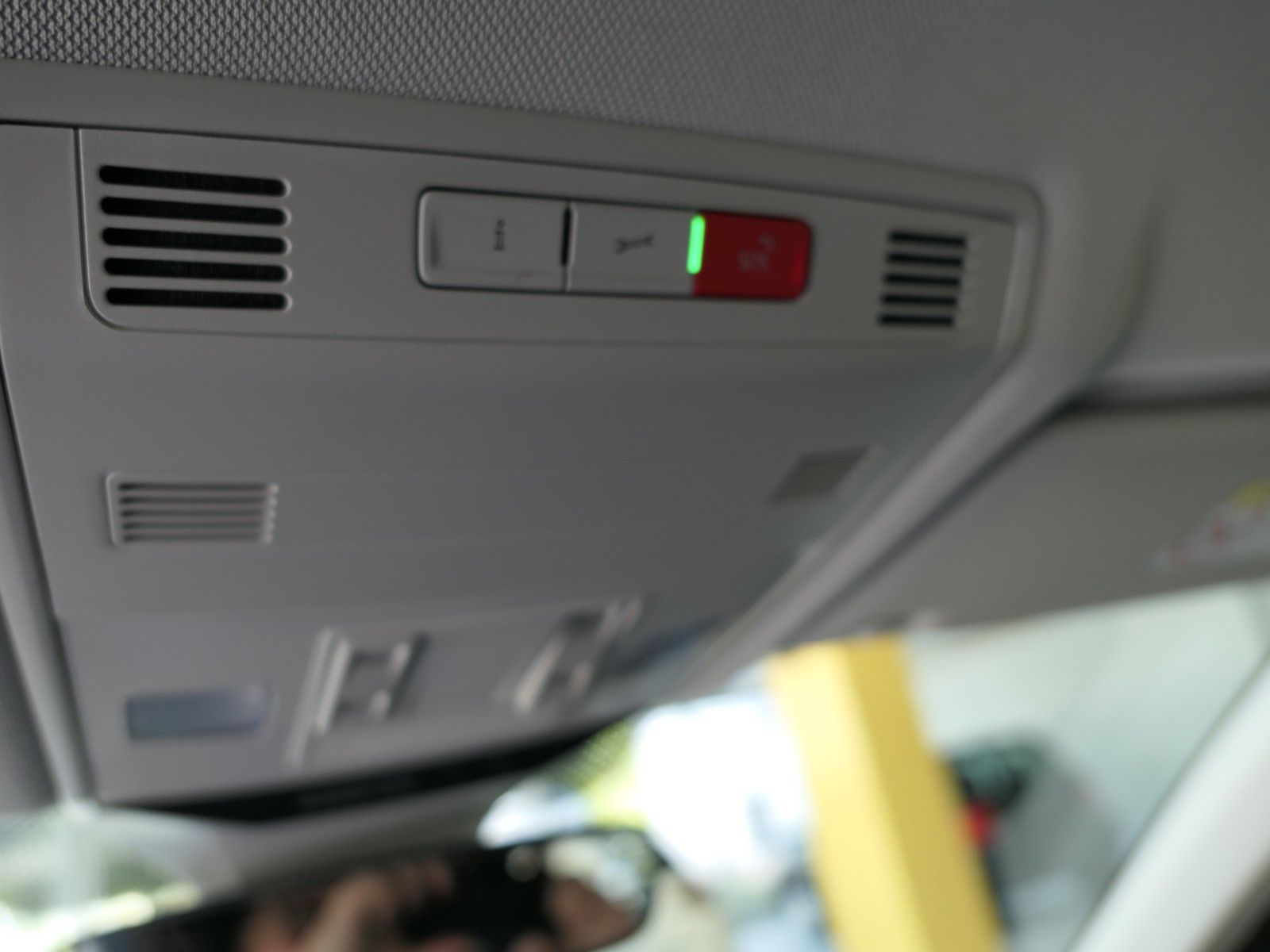 Fahrzeugabbildung Volkswagen T-Roc 1.5 TSI DSG*Navi*LM*AHK*
