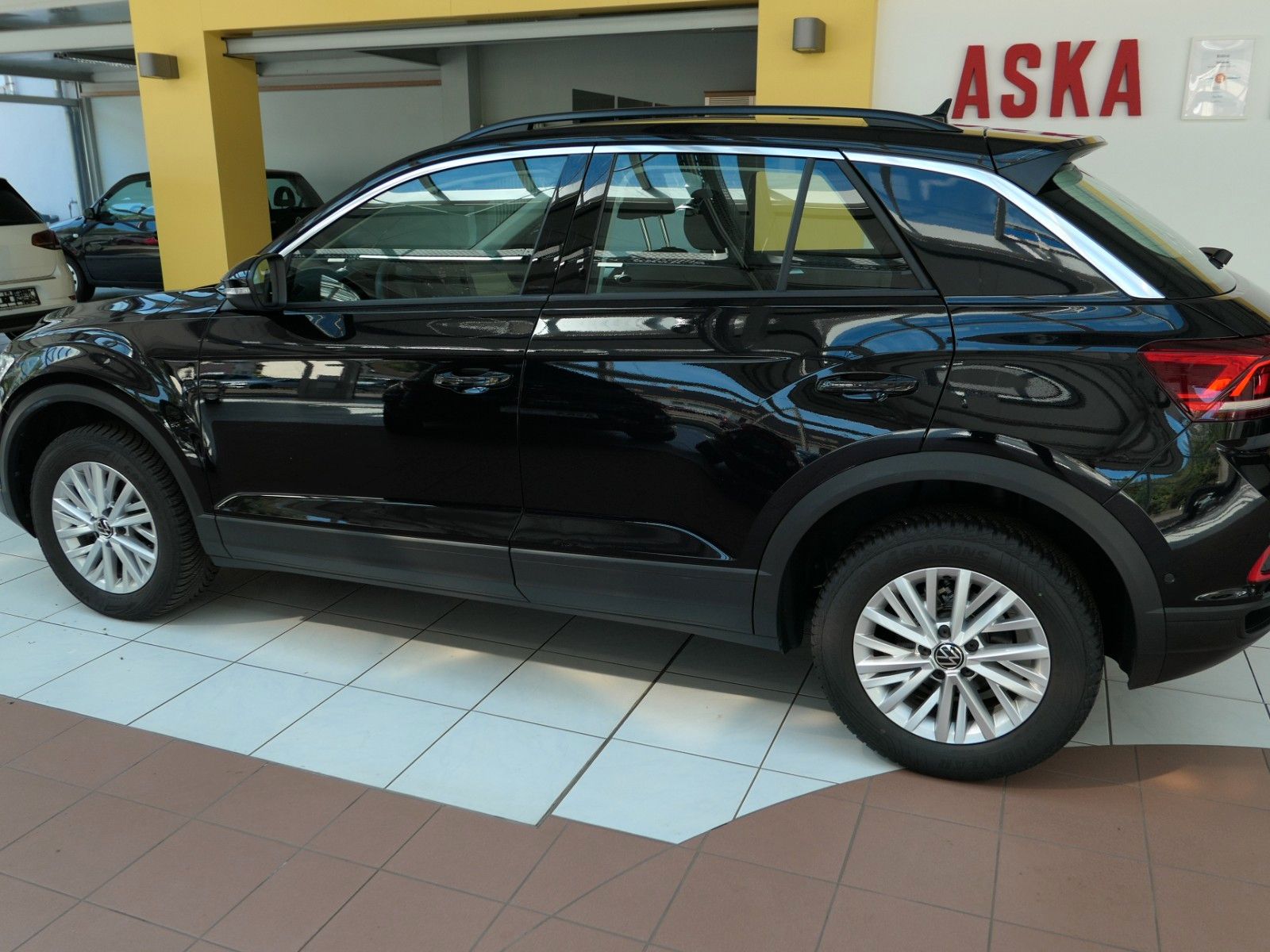 Fahrzeugabbildung Volkswagen T-Roc 1.5 TSI DSG*Navi*LM*AHK*