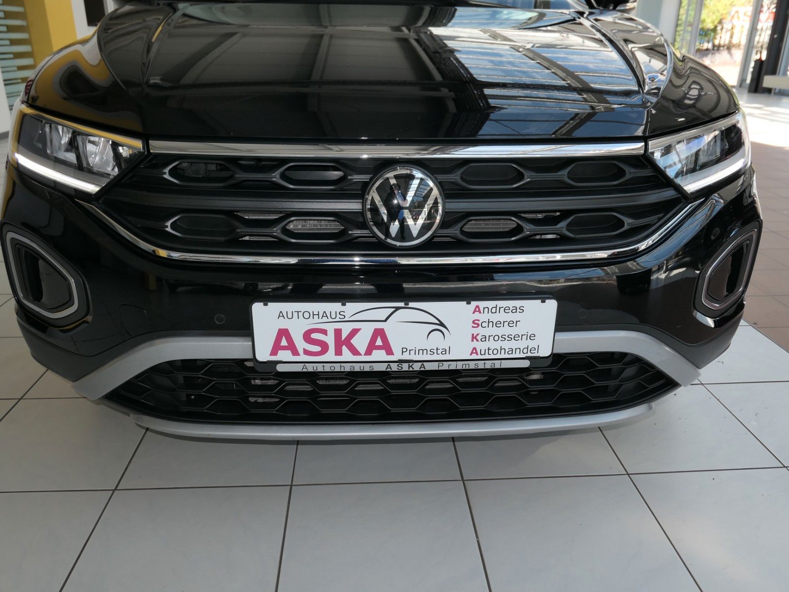 Fahrzeugabbildung Volkswagen T-Roc 1.5 TSI DSG*Navi*LM*AHK*
