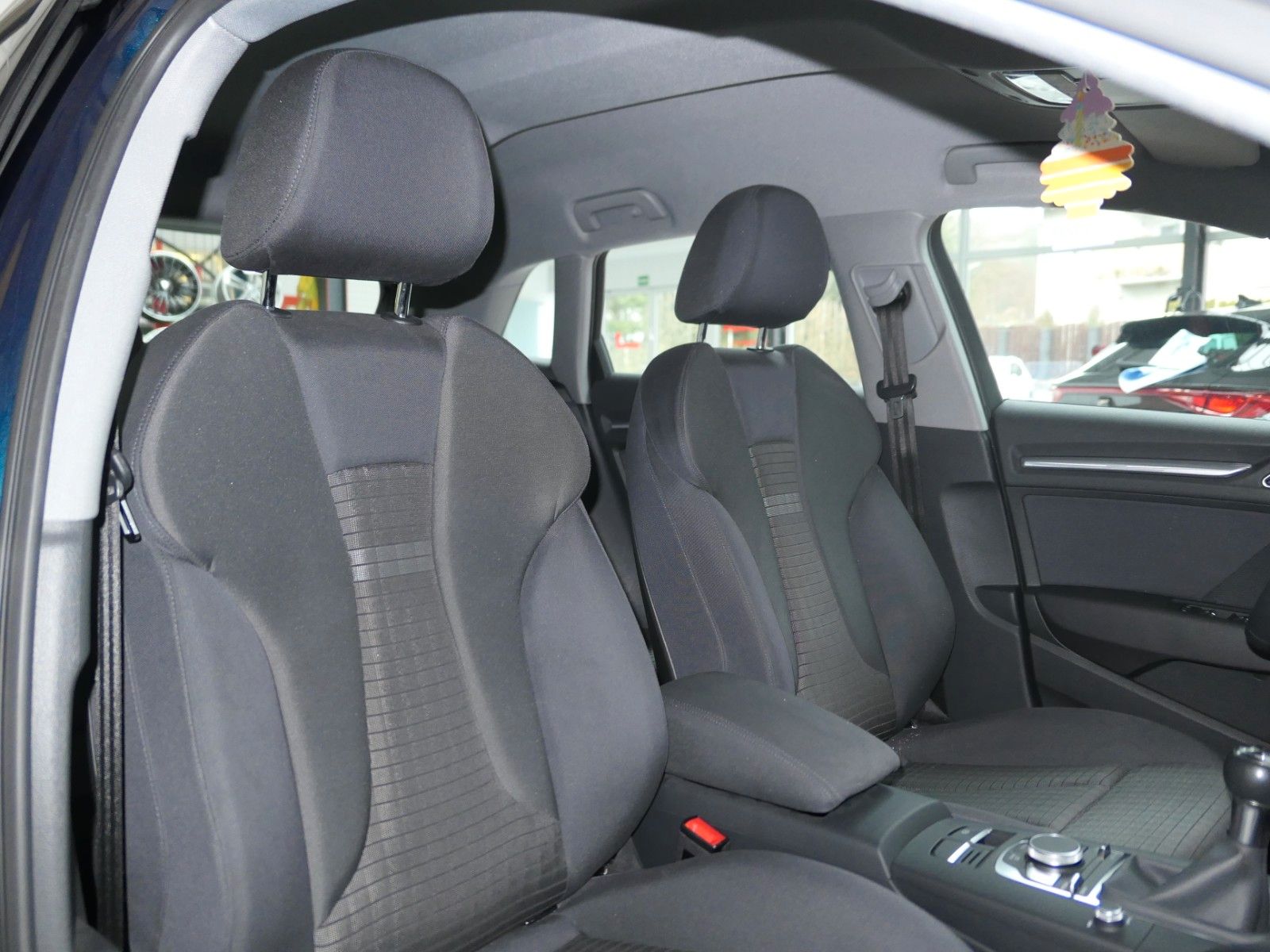 Fahrzeugabbildung Audi A3 Sportback TFSI sport*LM*PDC*NAVI*Xenon*´TOP