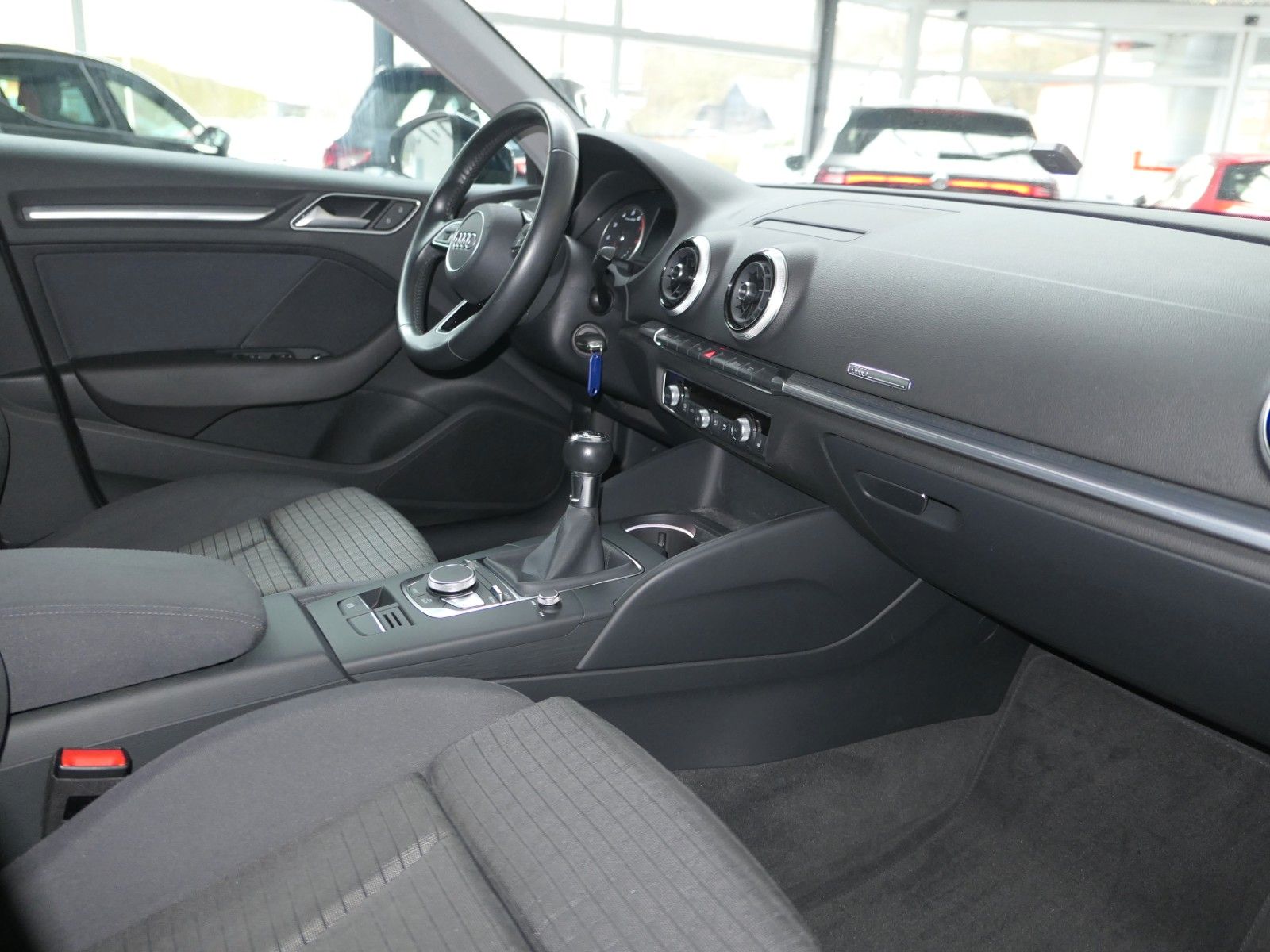 Fahrzeugabbildung Audi A3 Sportback TFSI sport*LM*PDC*NAVI*Xenon*´TOP