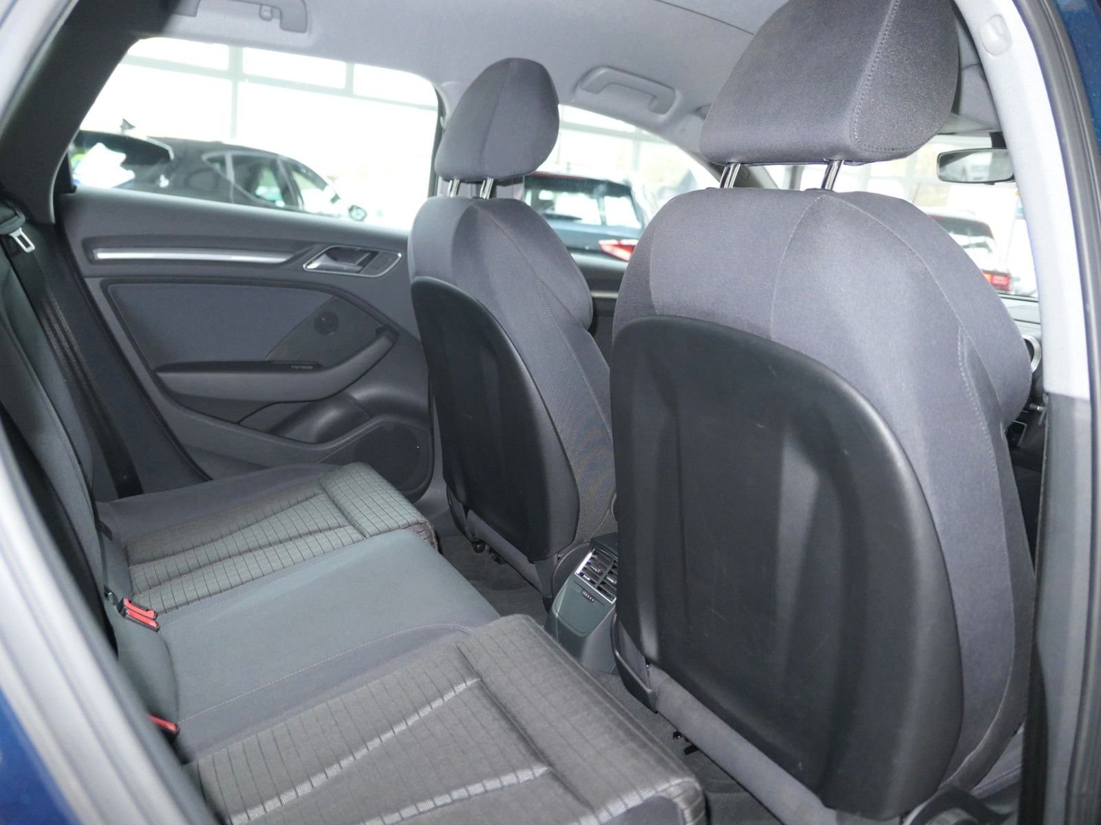 Fahrzeugabbildung Audi A3 Sportback TFSI sport*LM*PDC*NAVI*Xenon*´TOP
