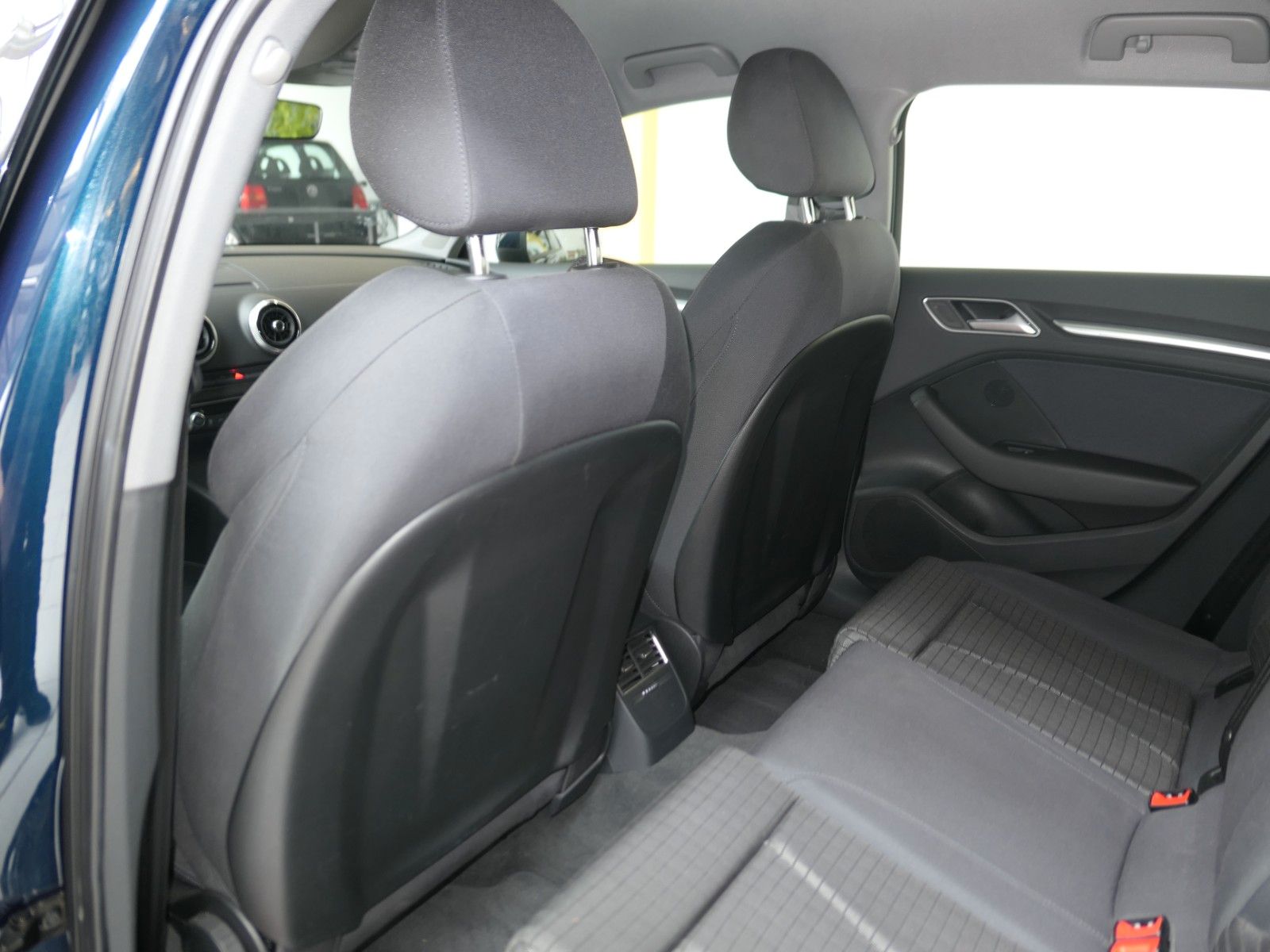 Fahrzeugabbildung Audi A3 Sportback TFSI sport*LM*PDC*NAVI*Xenon*´TOP