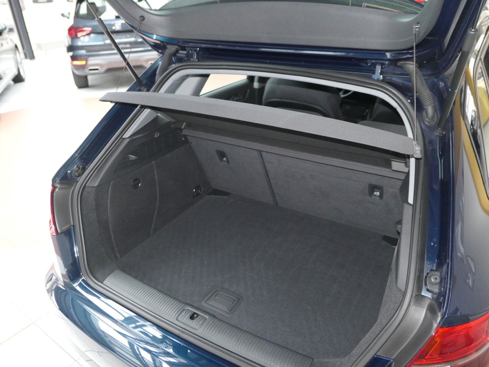 Fahrzeugabbildung Audi A3 Sportback TFSI sport*LM*PDC*NAVI*Xenon*´TOP