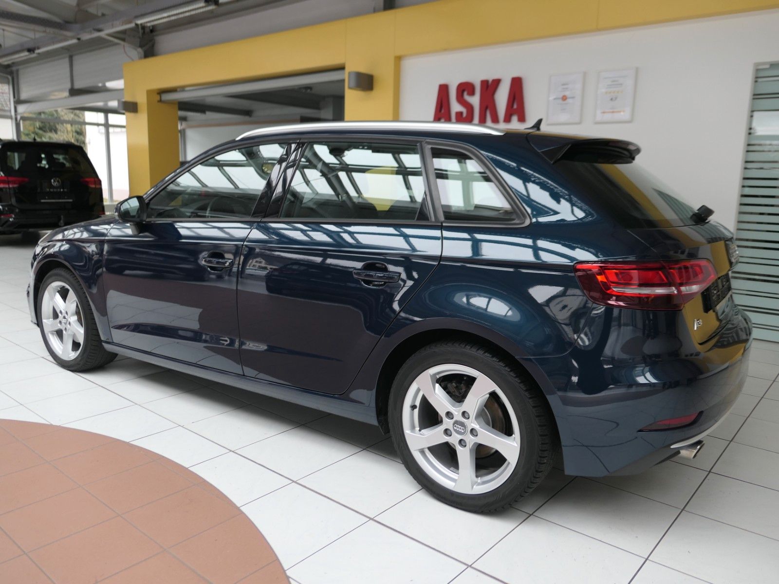 Fahrzeugabbildung Audi A3 Sportback TFSI sport*LM*PDC*NAVI*Xenon*´TOP