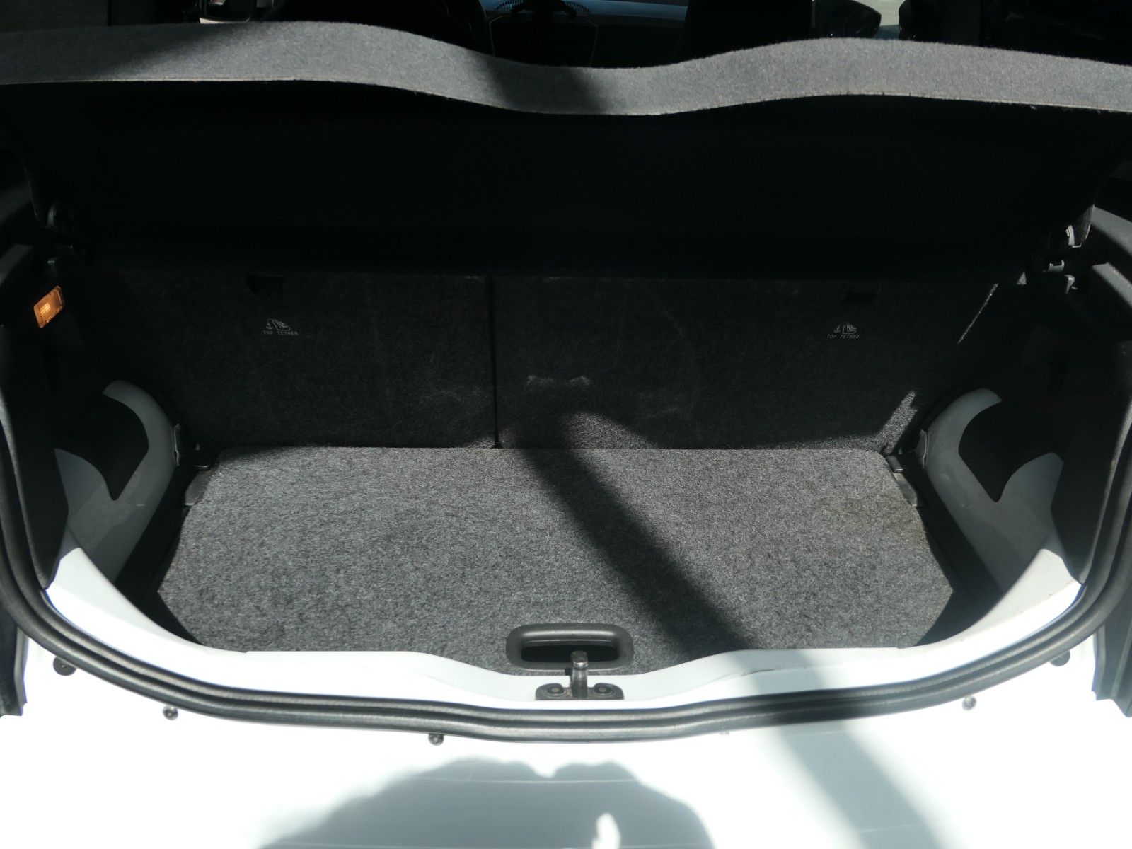 Fahrzeugabbildung Volkswagen up! Move  1.Hand*Klima*el. FH* Rückfahrkamera