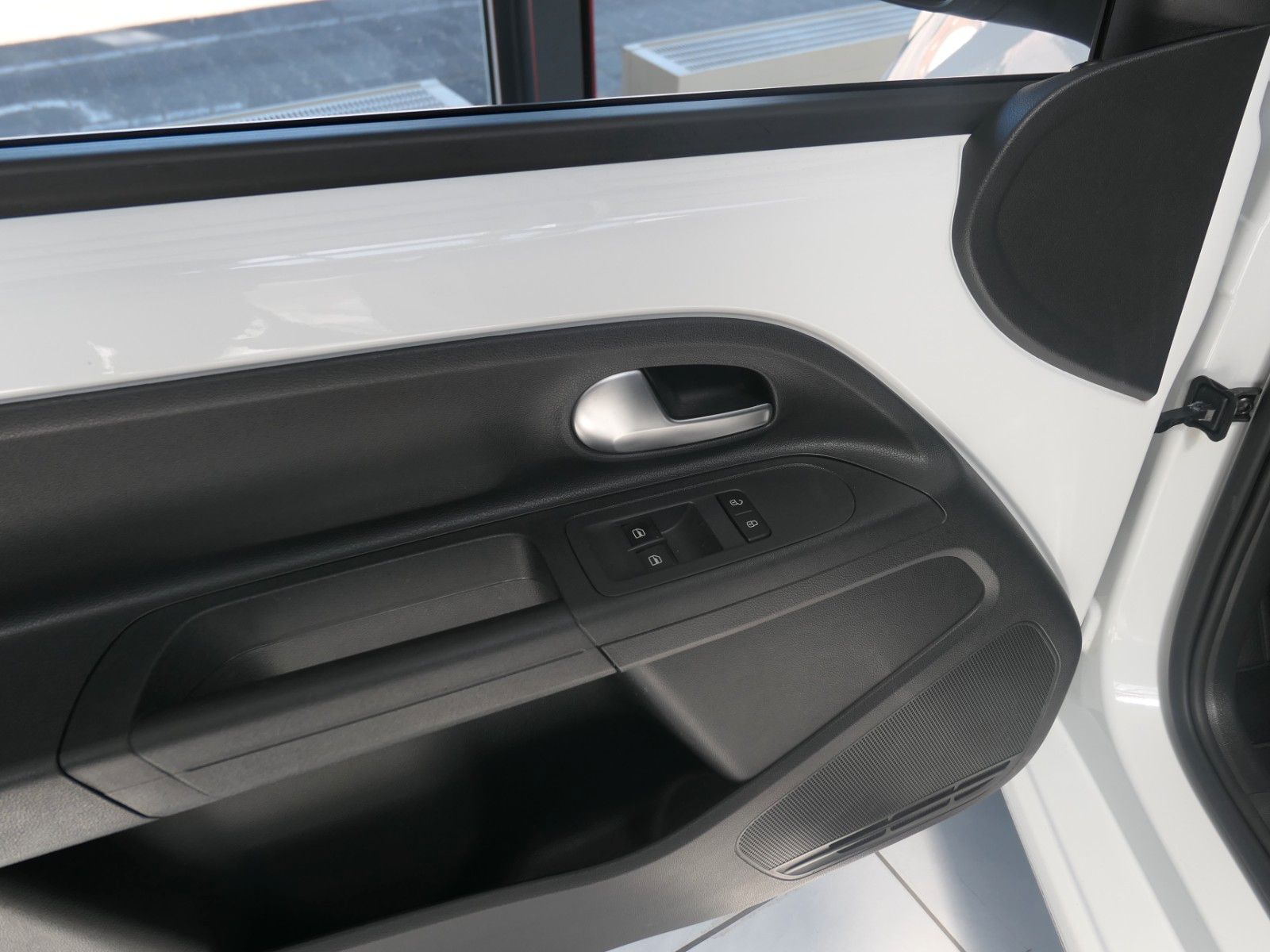 Fahrzeugabbildung Volkswagen up! Move  1.Hand*Klima*el. FH* Rückfahrkamera
