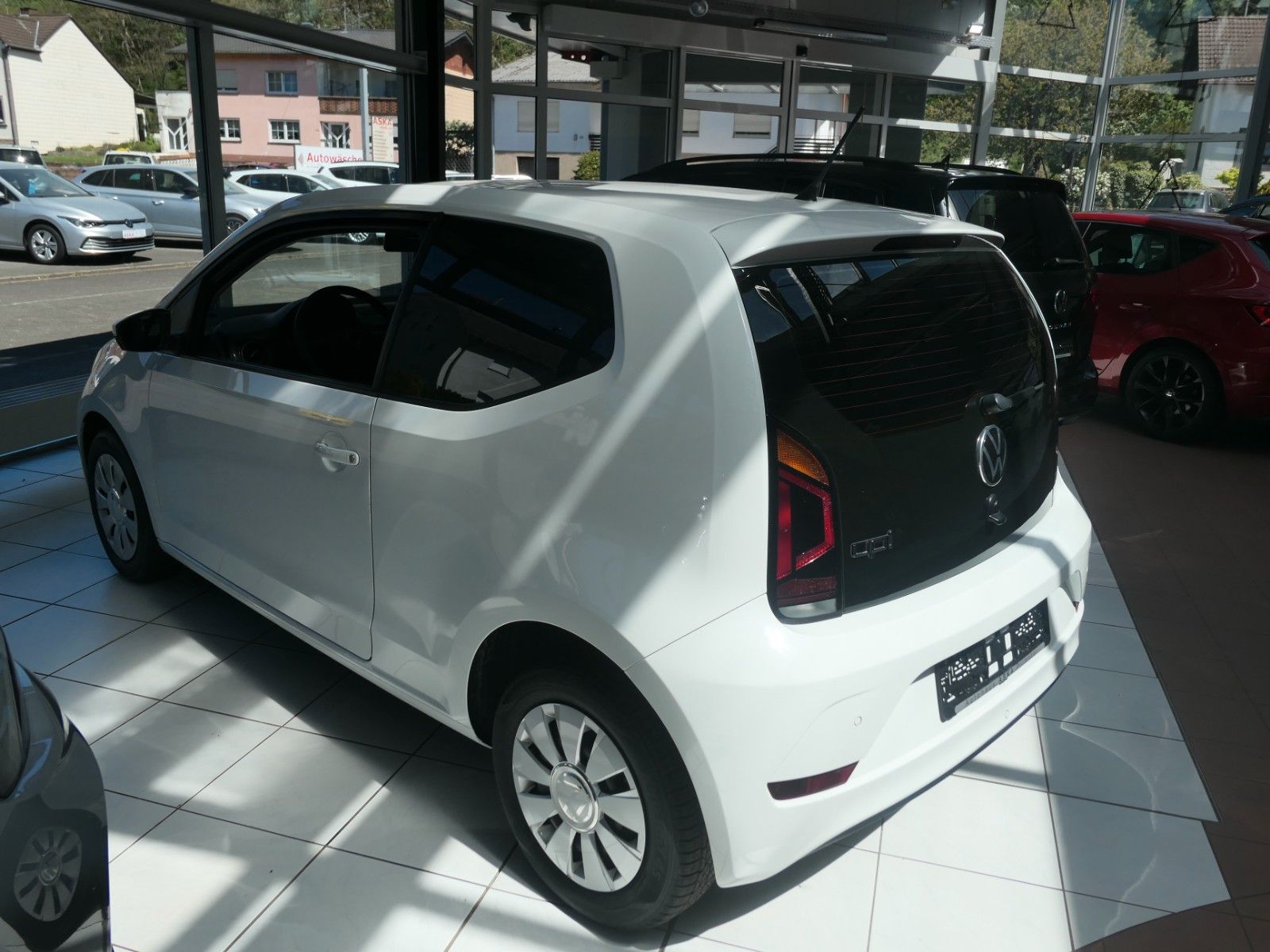 Fahrzeugabbildung Volkswagen up! Move  1.Hand*Klima*el. FH* Rückfahrkamera