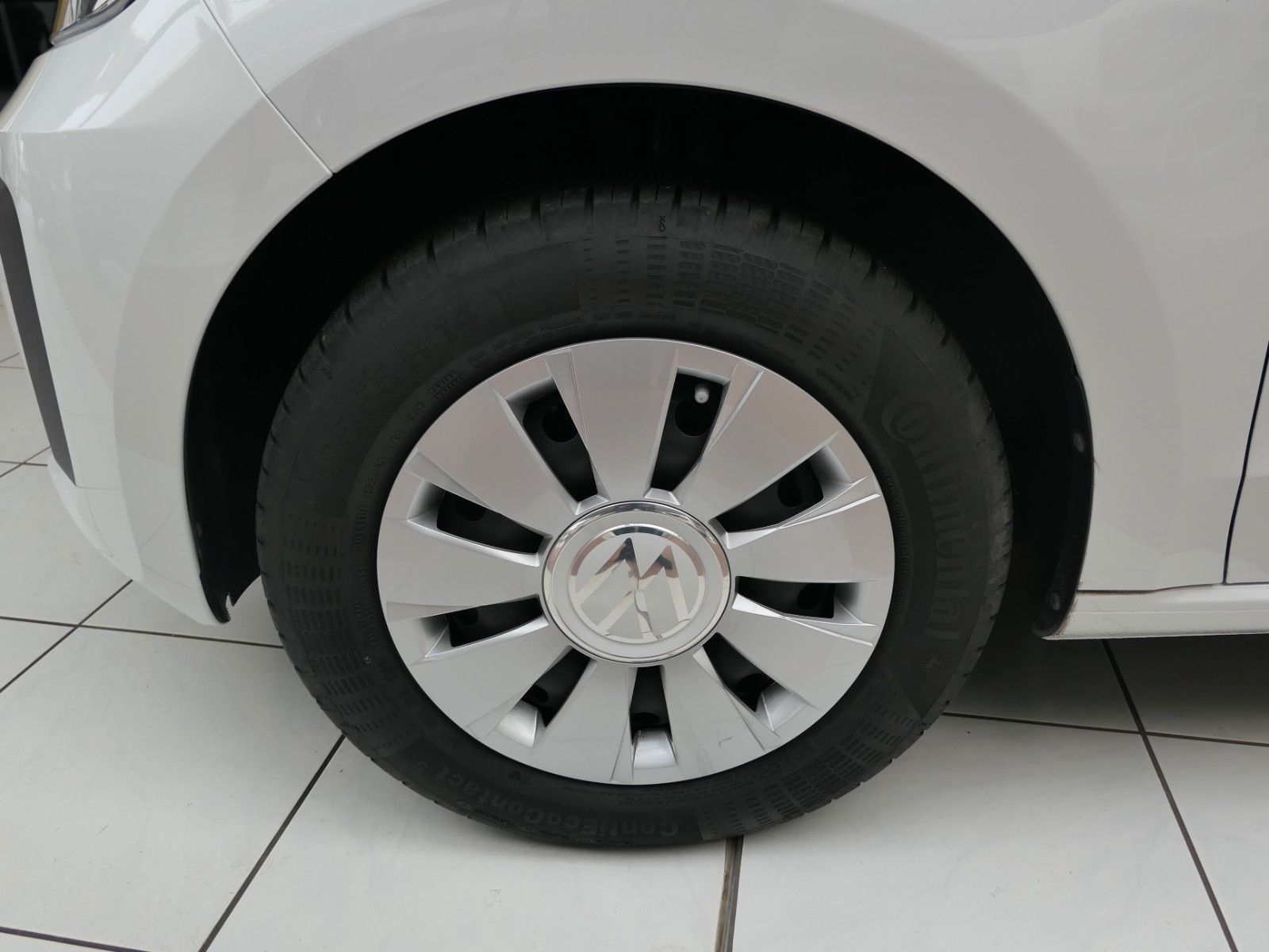 Fahrzeugabbildung Volkswagen up! move up RFK*4Türen*Bluetooth*Klima*Tempomat