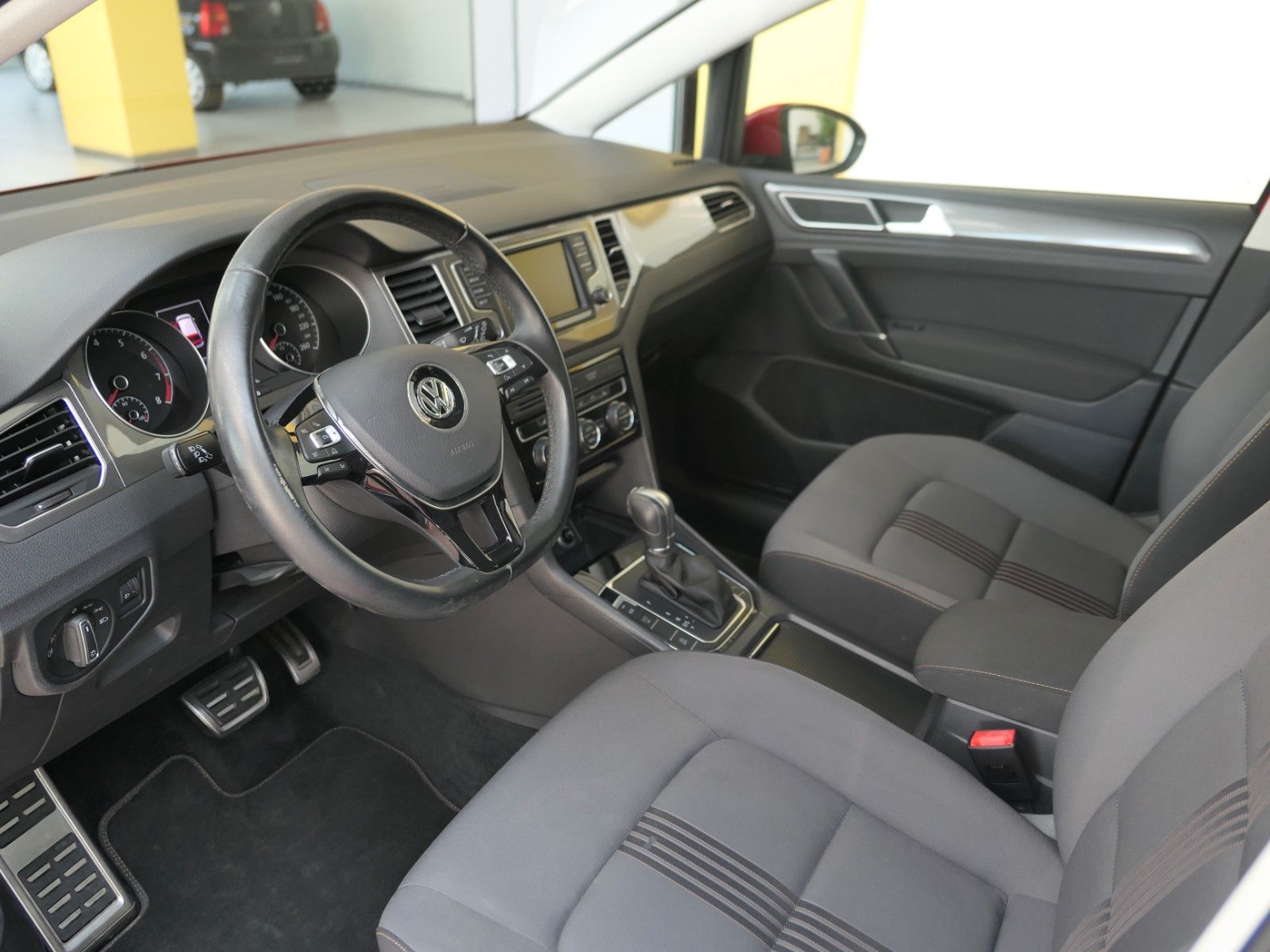 Fahrzeugabbildung Volkswagen Golf Sportsvan VII DSG SHZ LM  1.Hand TOP