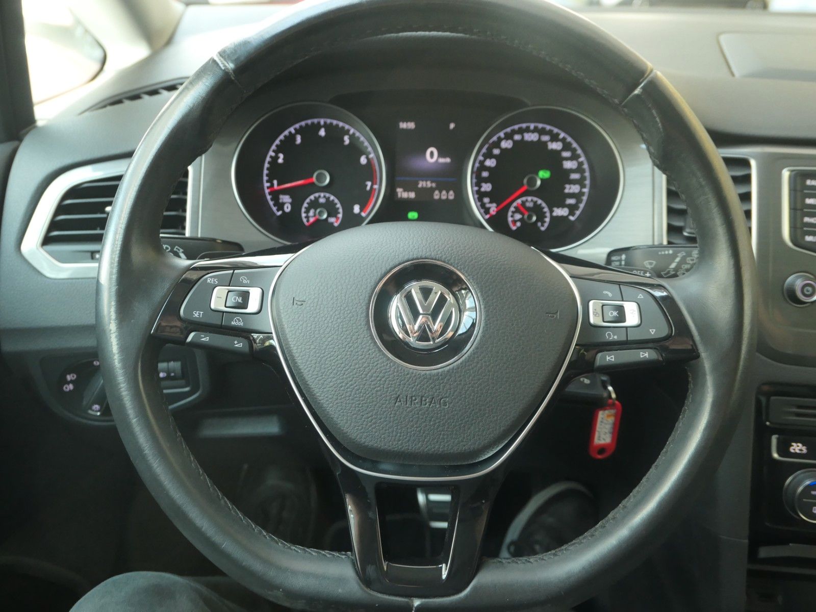Fahrzeugabbildung Volkswagen Golf Sportsvan VII DSG SHZ LM  1.Hand TOP