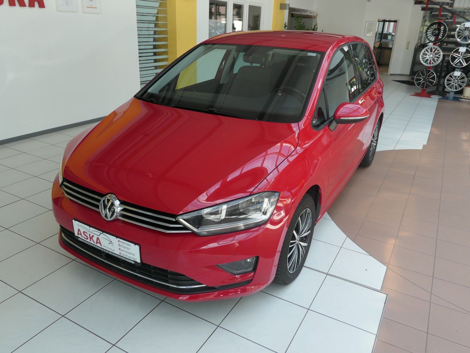 Fahrzeugabbildung Volkswagen Golf Sportsvan VII DSG SHZ LM  1.Hand TOP