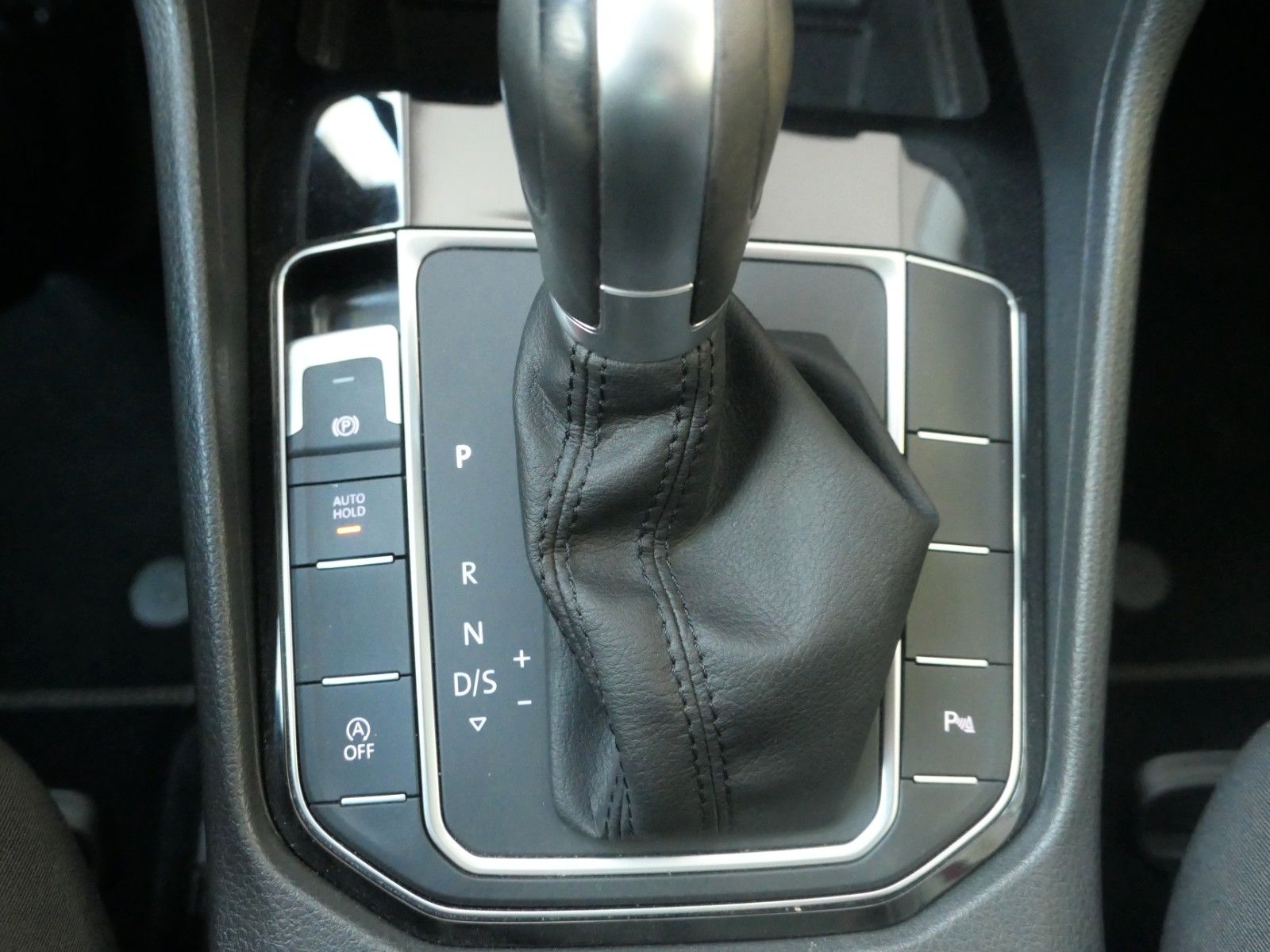 Fahrzeugabbildung Volkswagen Golf Sportsvan VII DSG SHZ LM  1.Hand TOP