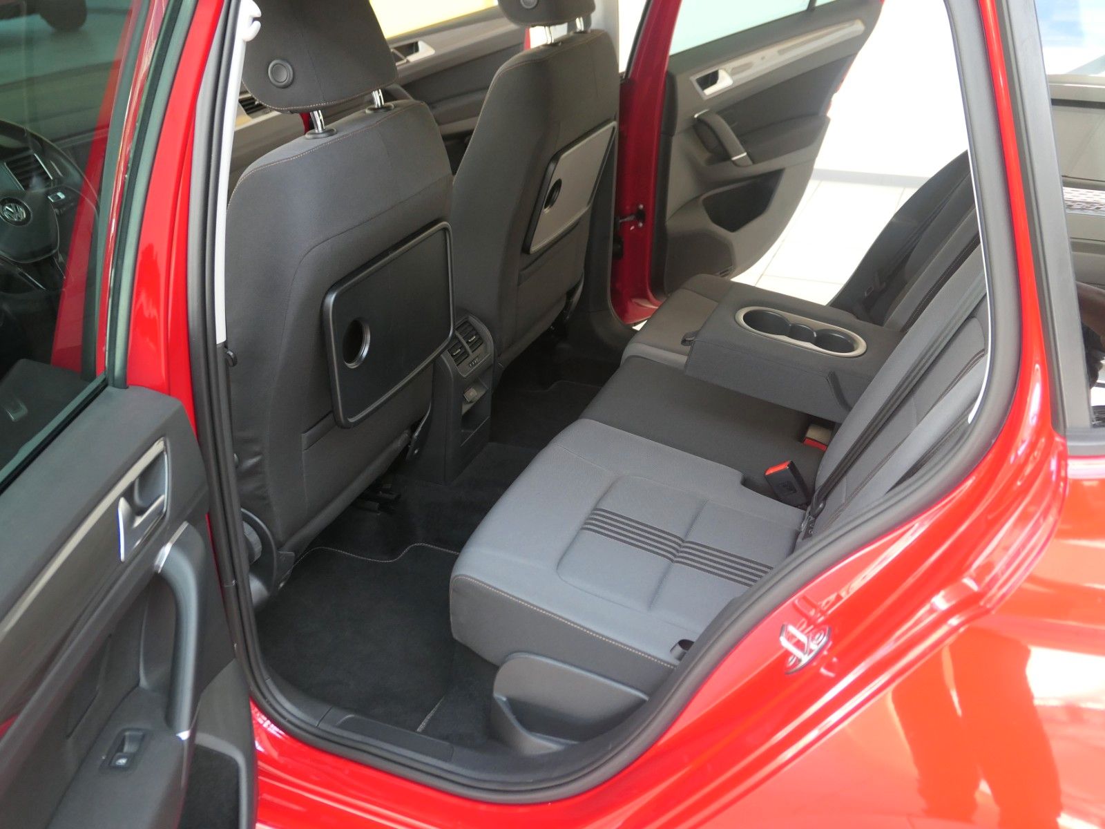 Fahrzeugabbildung Volkswagen Golf Sportsvan VII DSG SHZ LM  1.Hand TOP