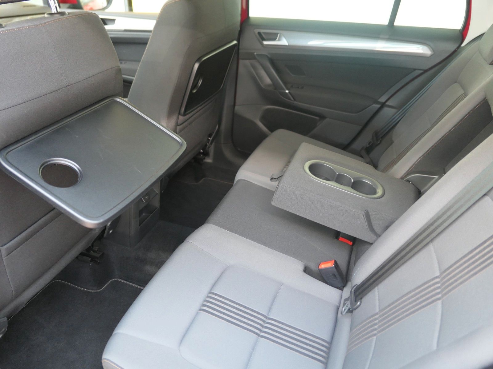 Fahrzeugabbildung Volkswagen Golf Sportsvan VII DSG SHZ LM  1.Hand TOP