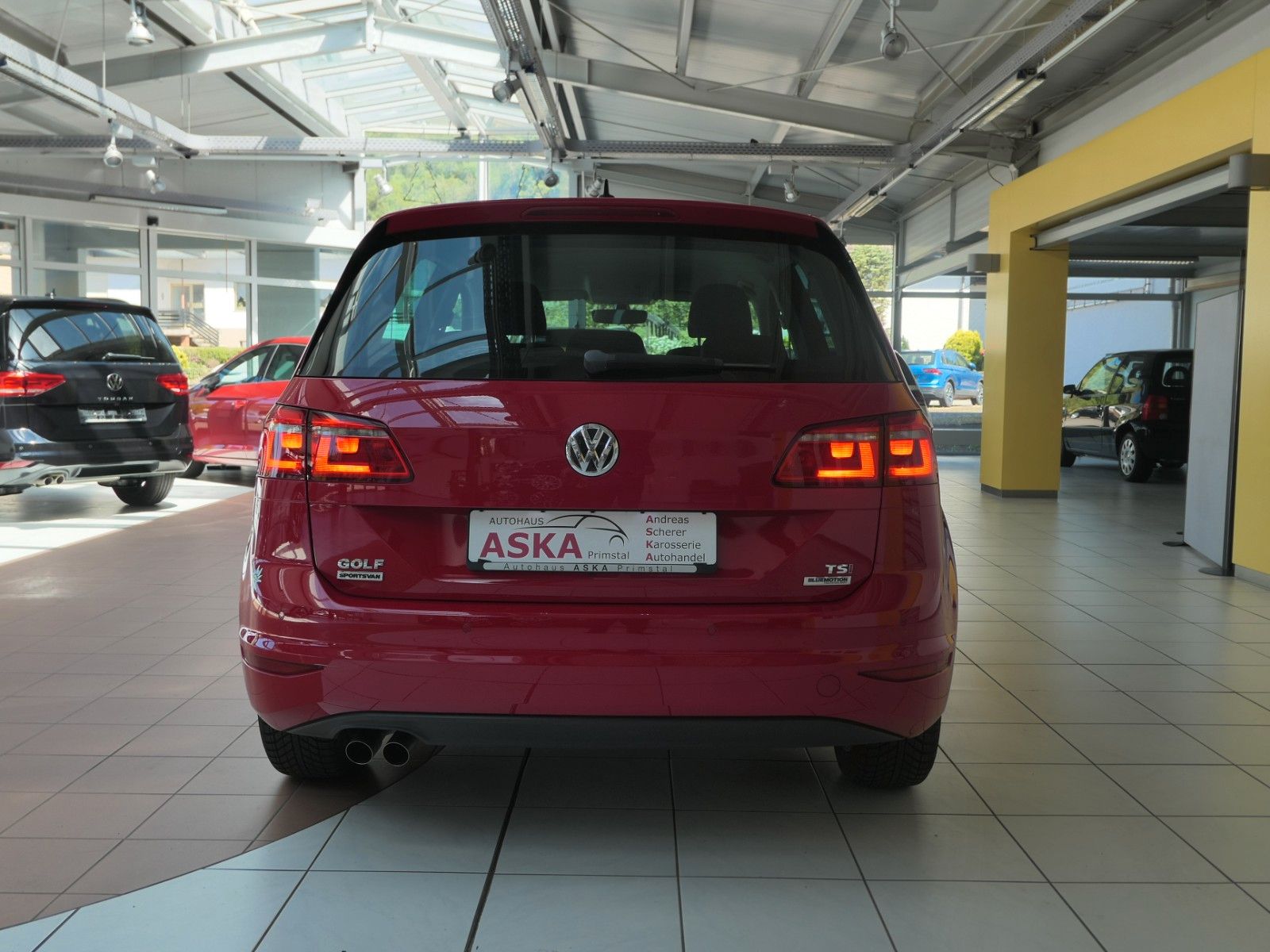 Fahrzeugabbildung Volkswagen Golf Sportsvan VII DSG SHZ LM  1.Hand TOP