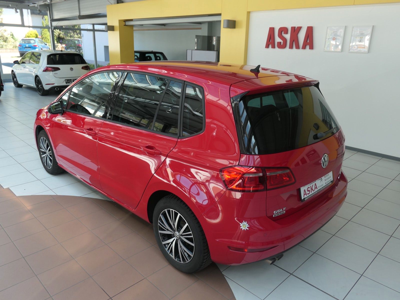 Fahrzeugabbildung Volkswagen Golf Sportsvan VII DSG SHZ LM  1.Hand TOP