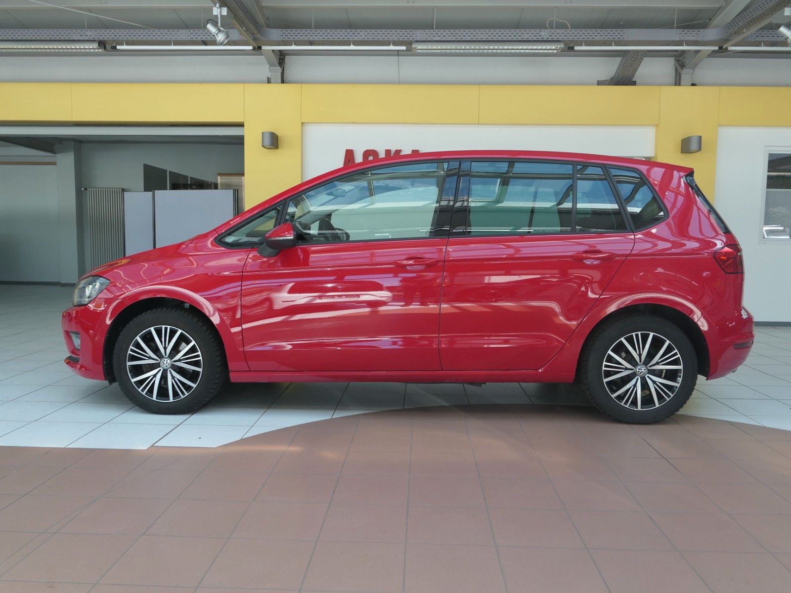 Fahrzeugabbildung Volkswagen Golf Sportsvan VII DSG SHZ LM  1.Hand TOP
