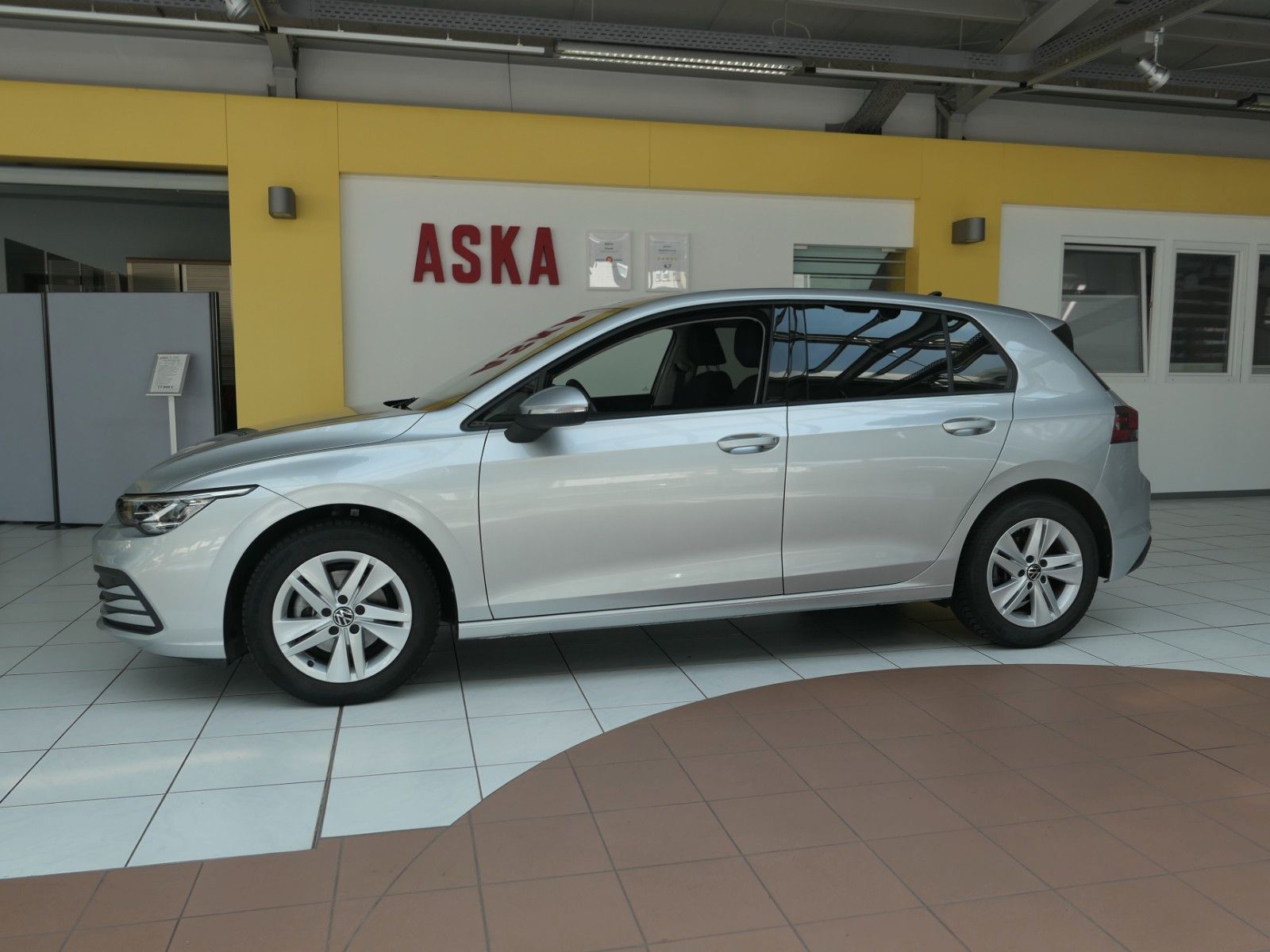 Volkswagen Golf VIII 1.5 TSI  BMT NAVI + AppConnect*ACC*PDC