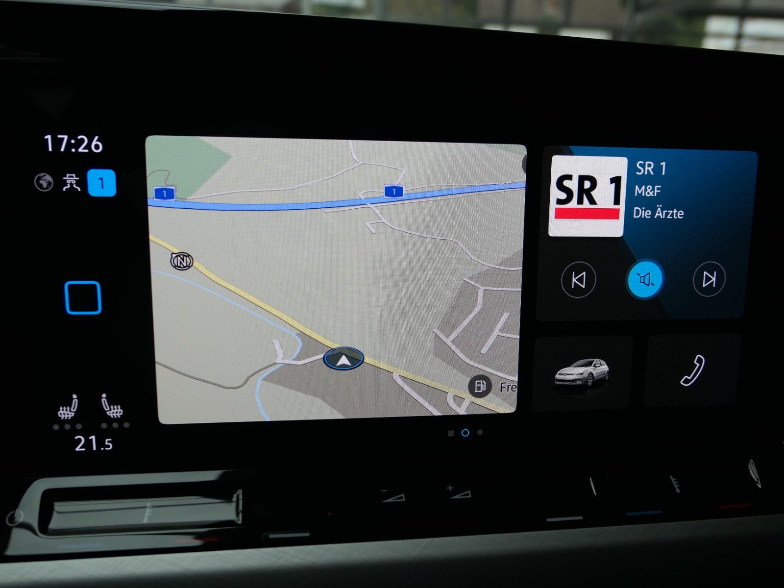 Fahrzeugabbildung Volkswagen Golf VIII 1.5 TSI  BMT NAVI + AppConnect*ACC*PDC