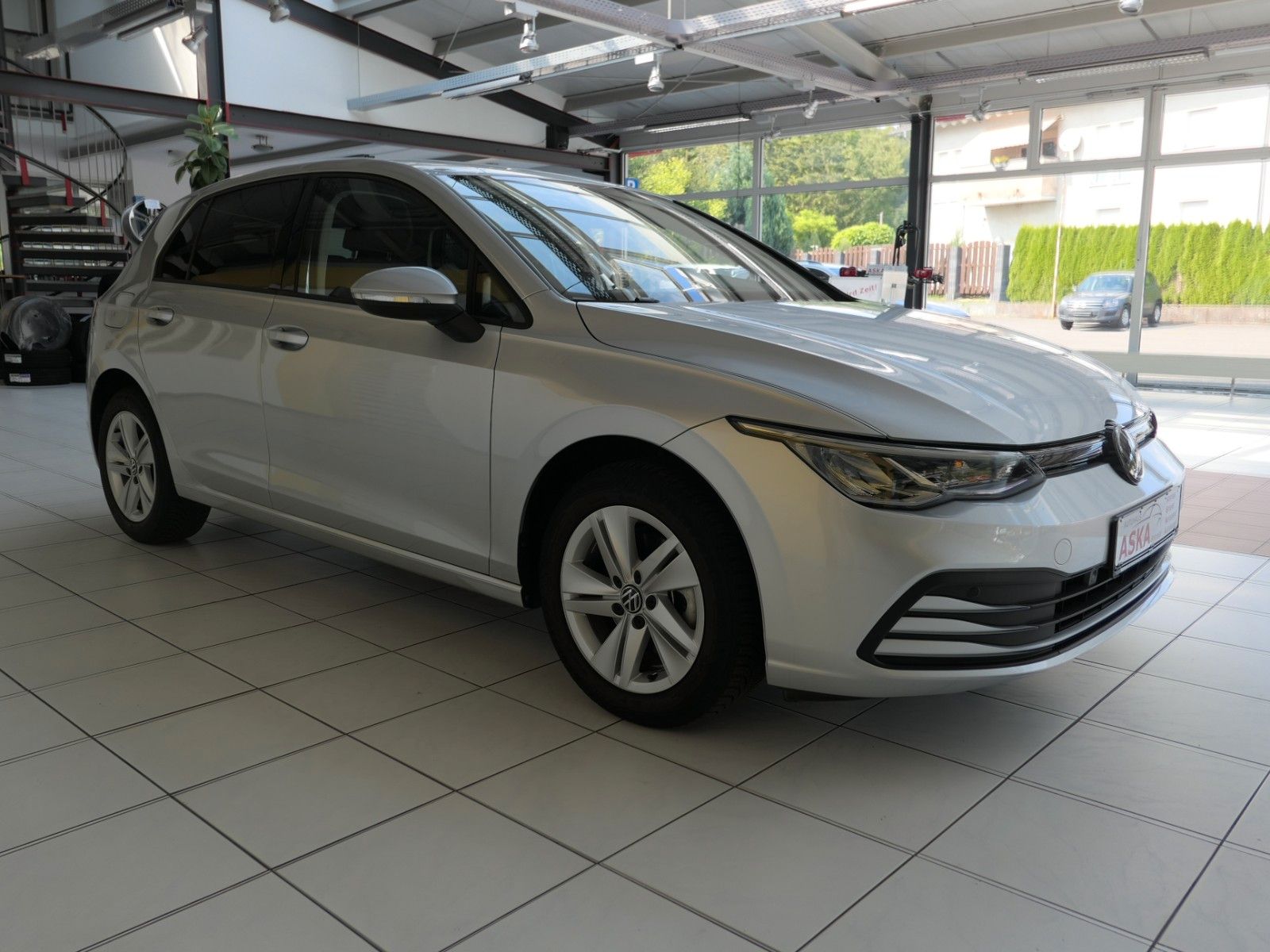Fahrzeugabbildung Volkswagen Golf VIII 1.5 TSI  BMT NAVI + AppConnect*ACC*PDC