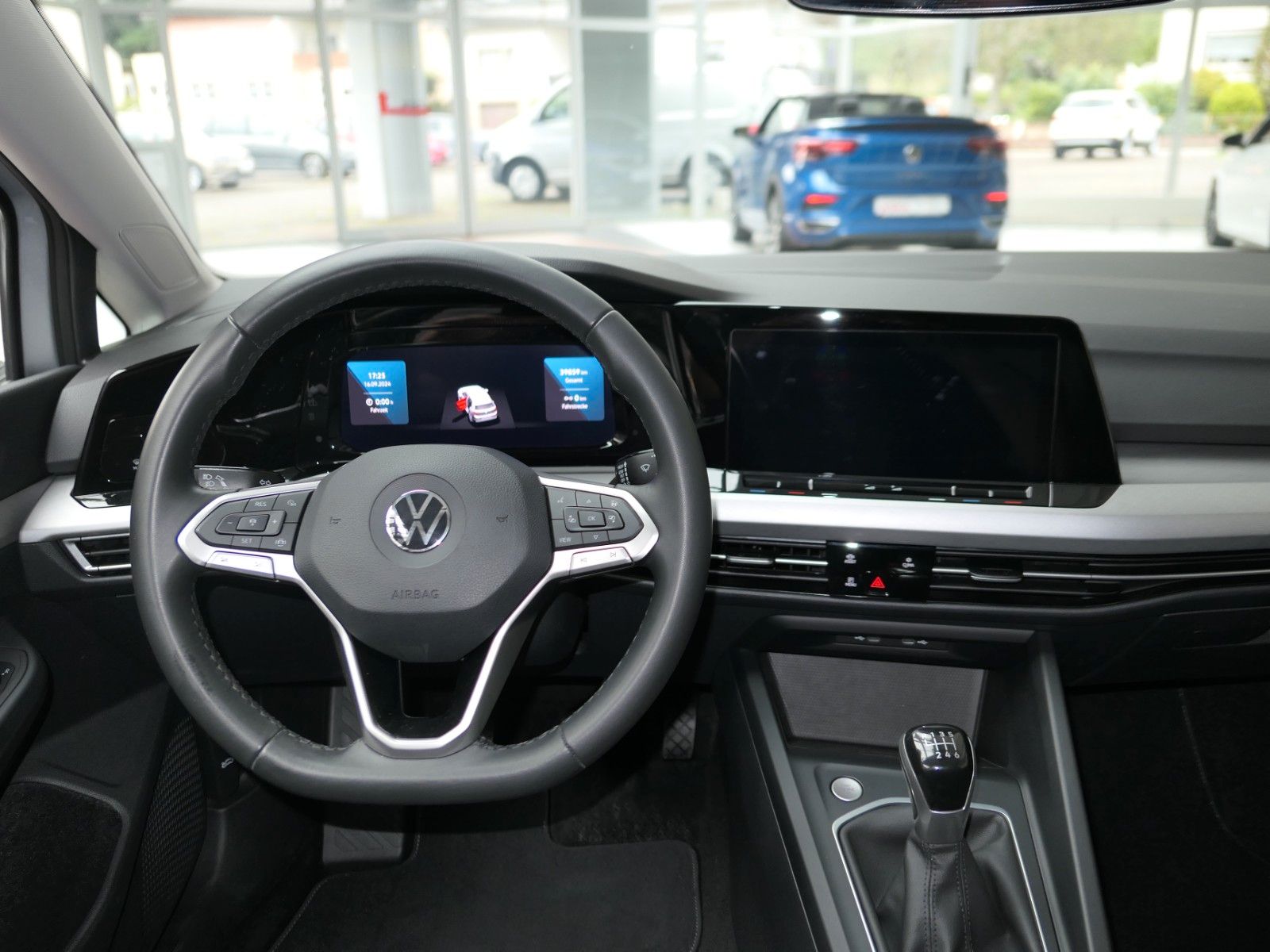 Fahrzeugabbildung Volkswagen Golf VIII 1.5 TSI  BMT NAVI + AppConnect*ACC*PDC