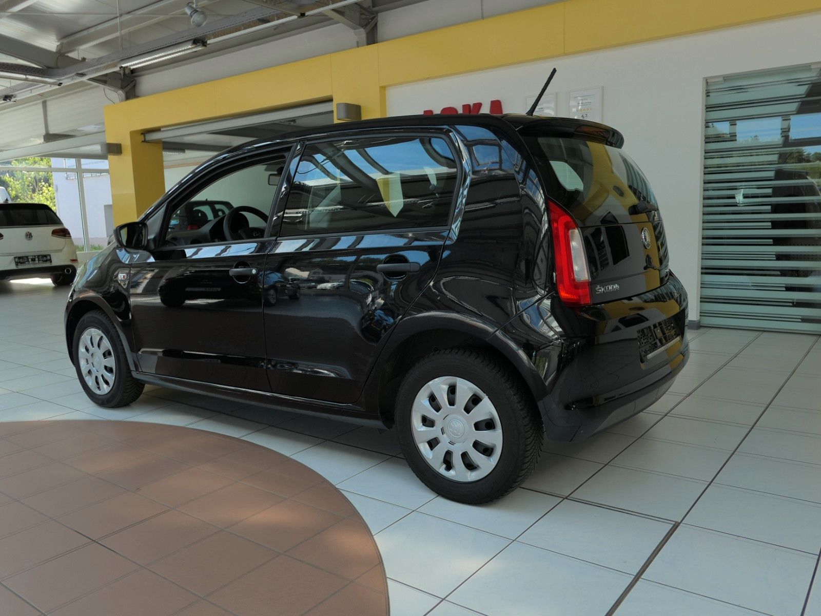 Fahrzeugabbildung SKODA Citigo Active 4 Türen*Klimaanlage*el. FH*ZV Funk