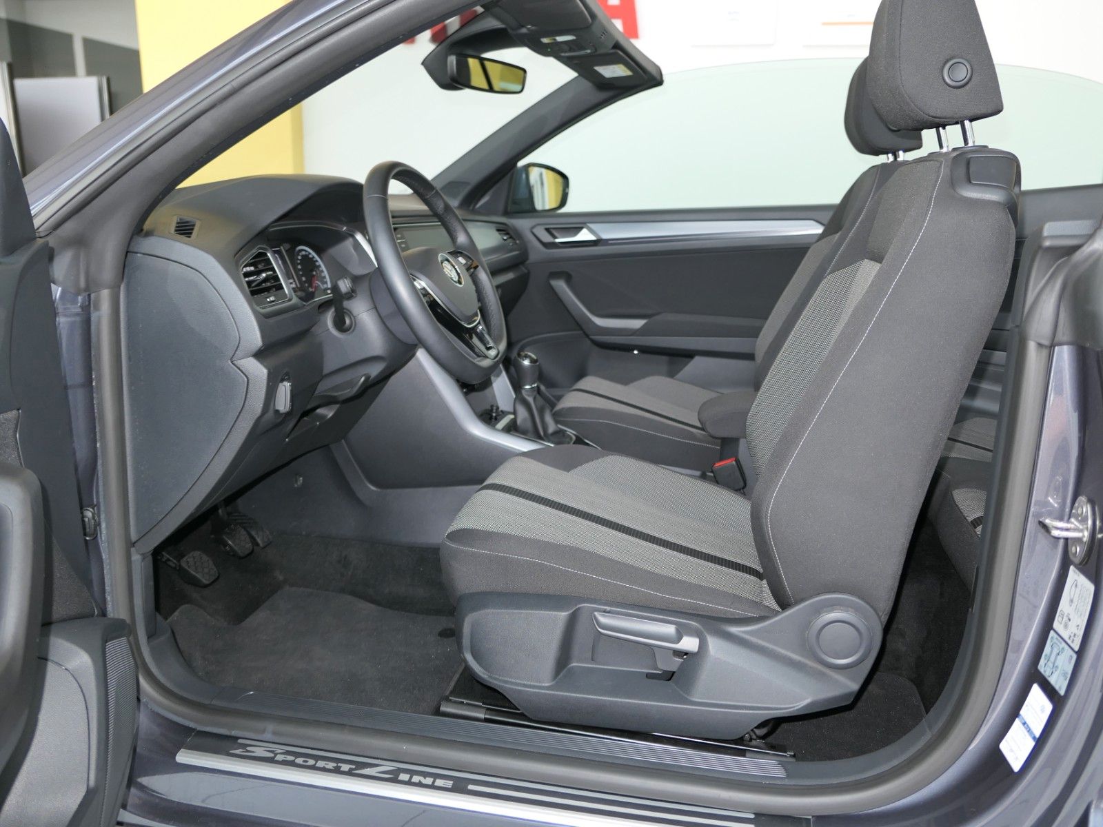 Fahrzeugabbildung Volkswagen T-Roc Cabriolet Style *Navigation*Rückfahrkamera