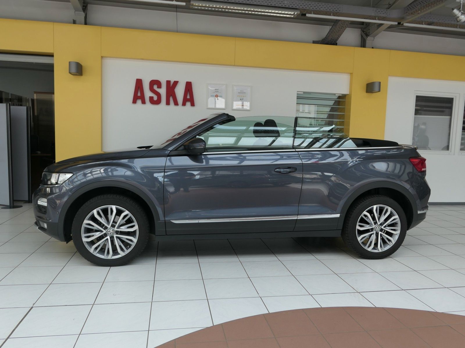 Fahrzeugabbildung Volkswagen T-Roc Cabriolet Style *Navigation*Rückfahrkamera