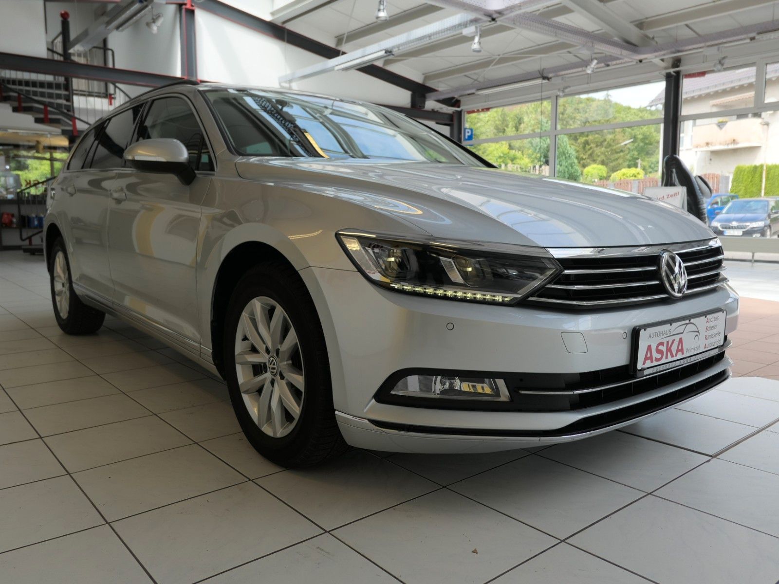 Fahrzeugabbildung Volkswagen Passat Var. 2.0 TDI 190 Comfortl*LM*NAVI*ACC*DSG