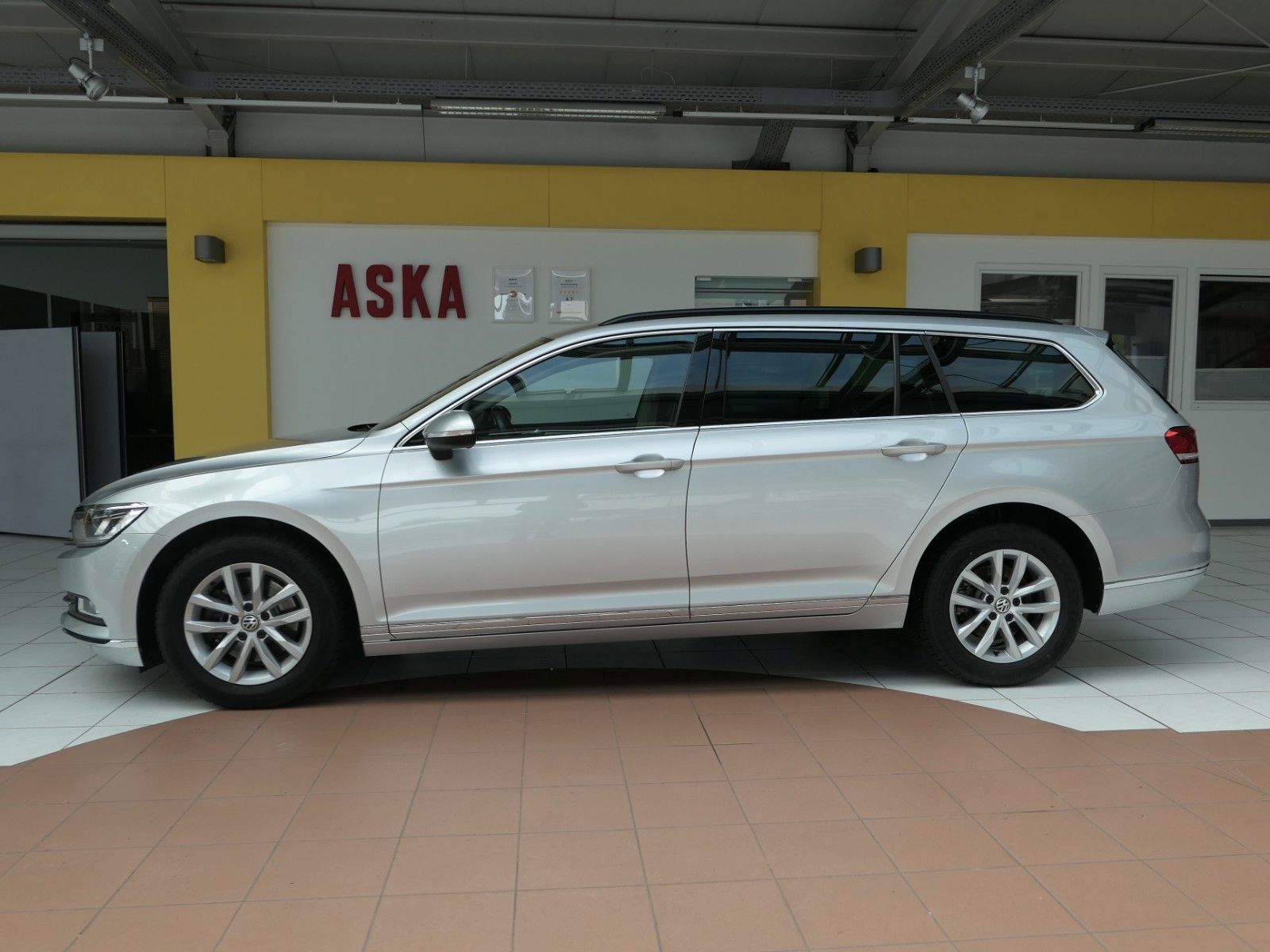 Fahrzeugabbildung Volkswagen Passat Var. 2.0 TDI 190 Comfortl*LM*NAVI*ACC*DSG