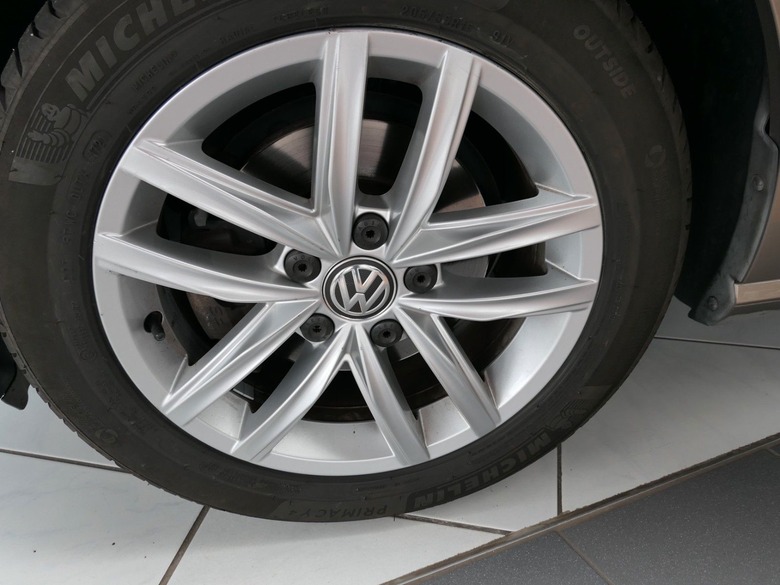 Fahrzeugabbildung Volkswagen Golf Sportsvan 1.0 TSI Comfortline Navi