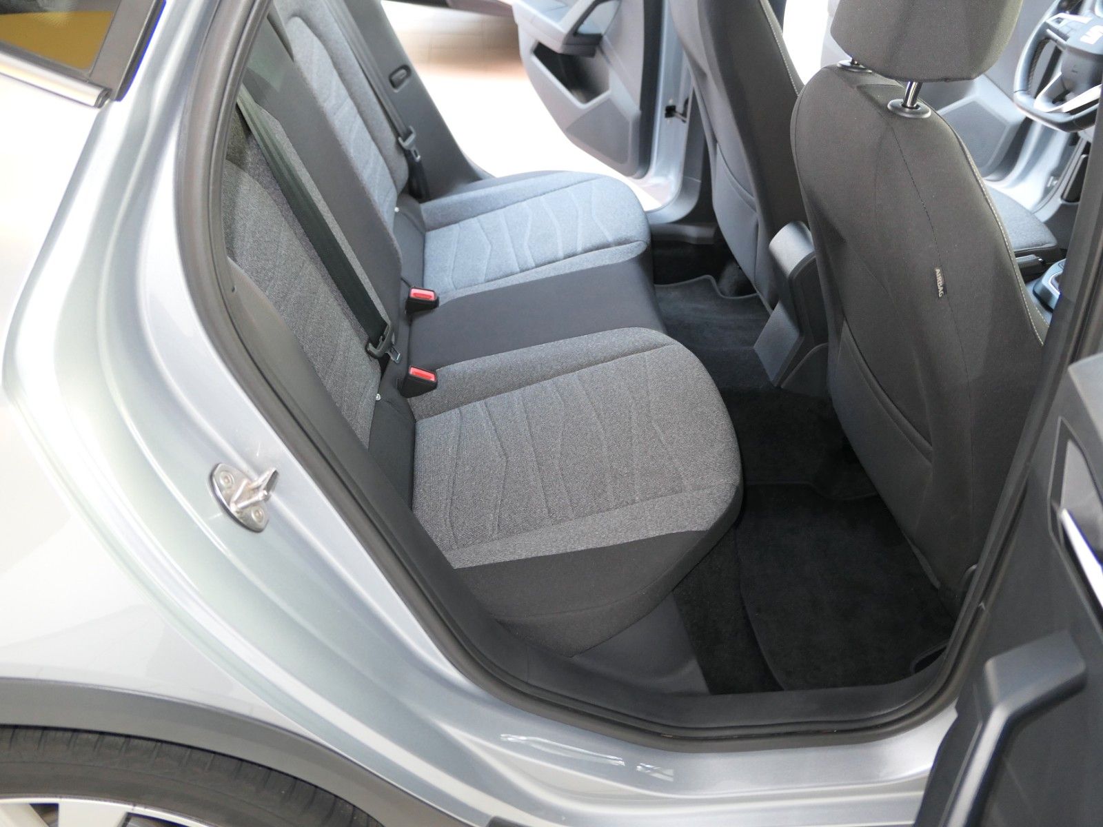 Fahrzeugabbildung SEAT Arona Xperience Navi*SeatConnect*FullLED*LM*TOP