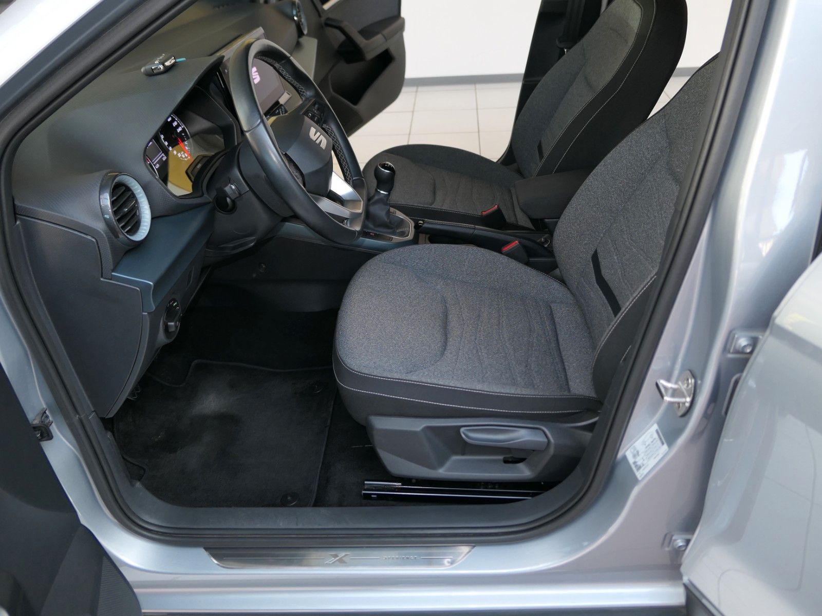 Fahrzeugabbildung SEAT Arona Xperience Navi*SeatConnect*FullLED*LM*TOP
