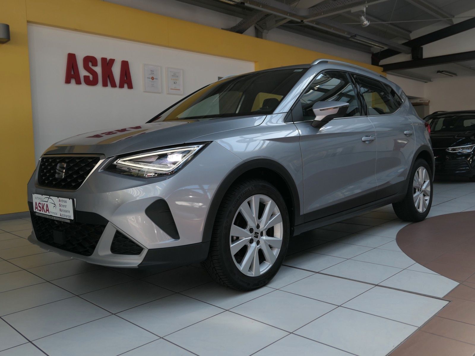 Fahrzeugabbildung SEAT Arona Xperience Navi*SeatConnect*FullLED*LM*TOP