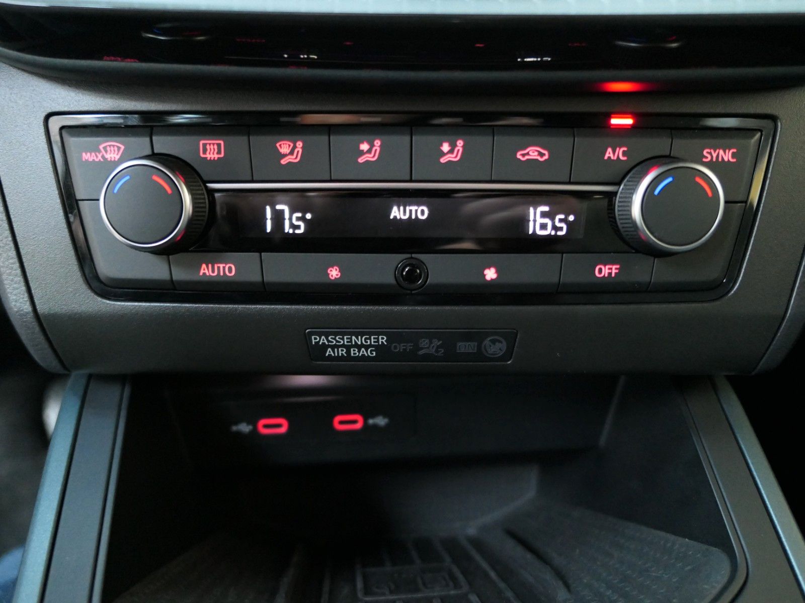 Fahrzeugabbildung SEAT Arona Xperience Navi*SeatConnect*FullLED*LM*TOP