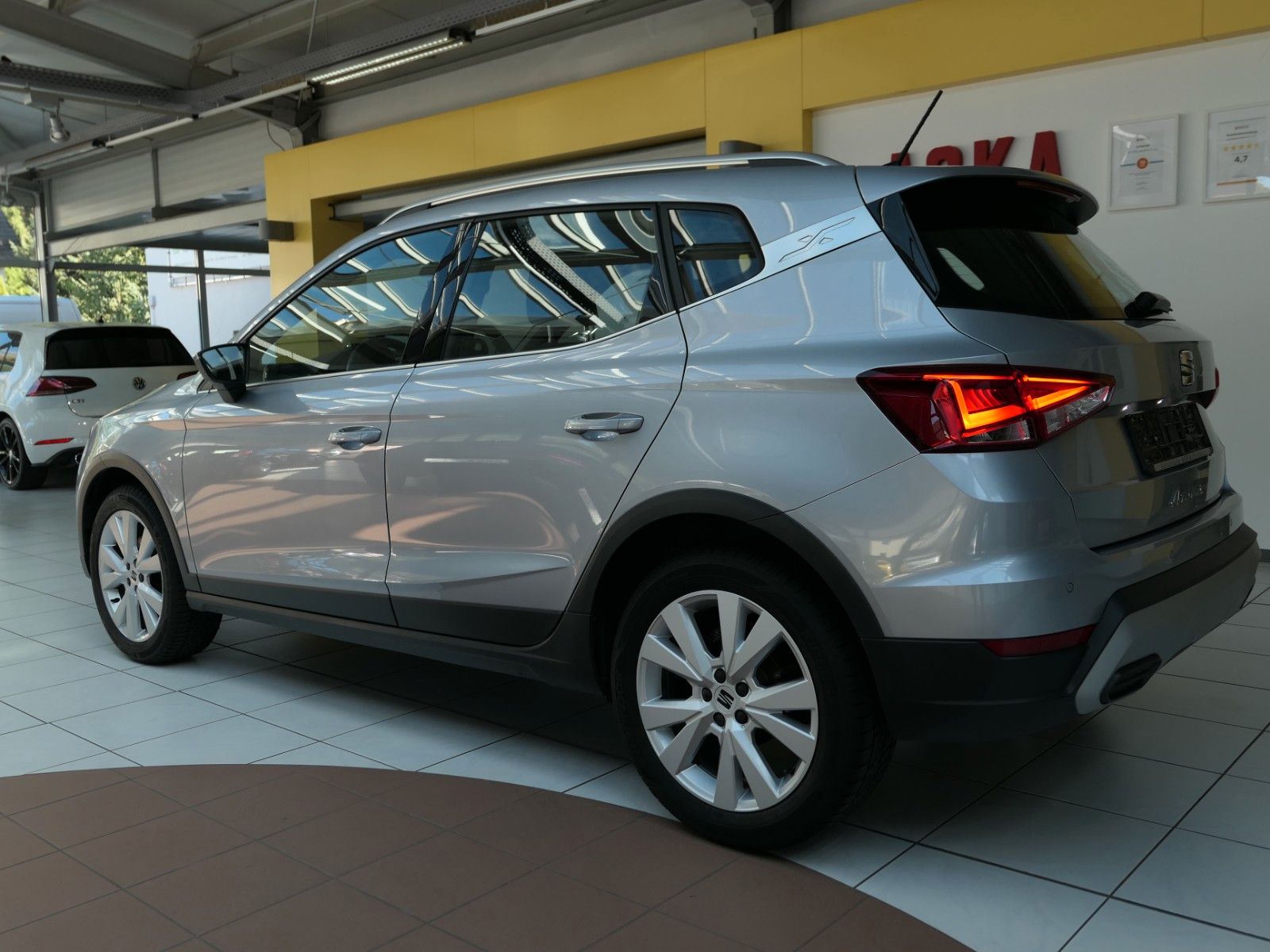 Fahrzeugabbildung SEAT Arona Xperience Navi*SeatConnect*FullLED*LM*TOP