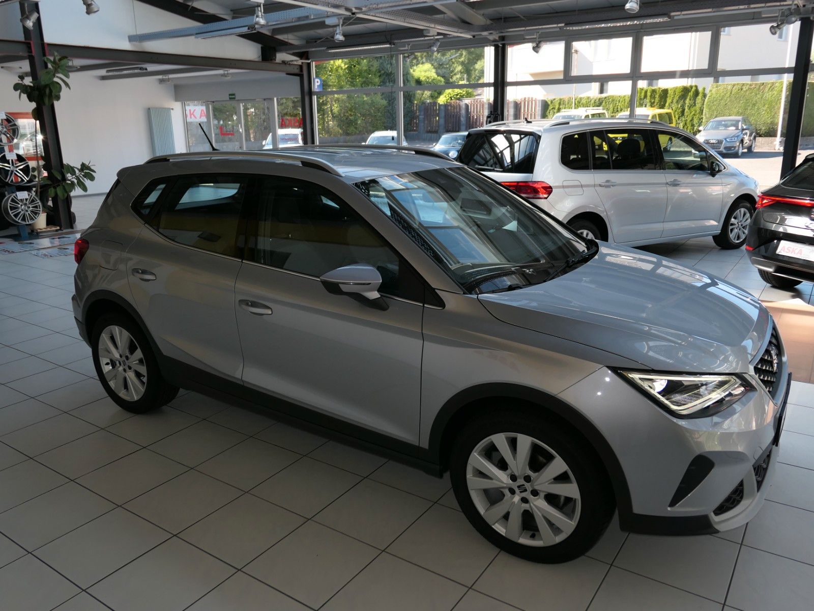 Fahrzeugabbildung SEAT Arona Xperience Navi*SeatConnect*FullLED*LM*TOP