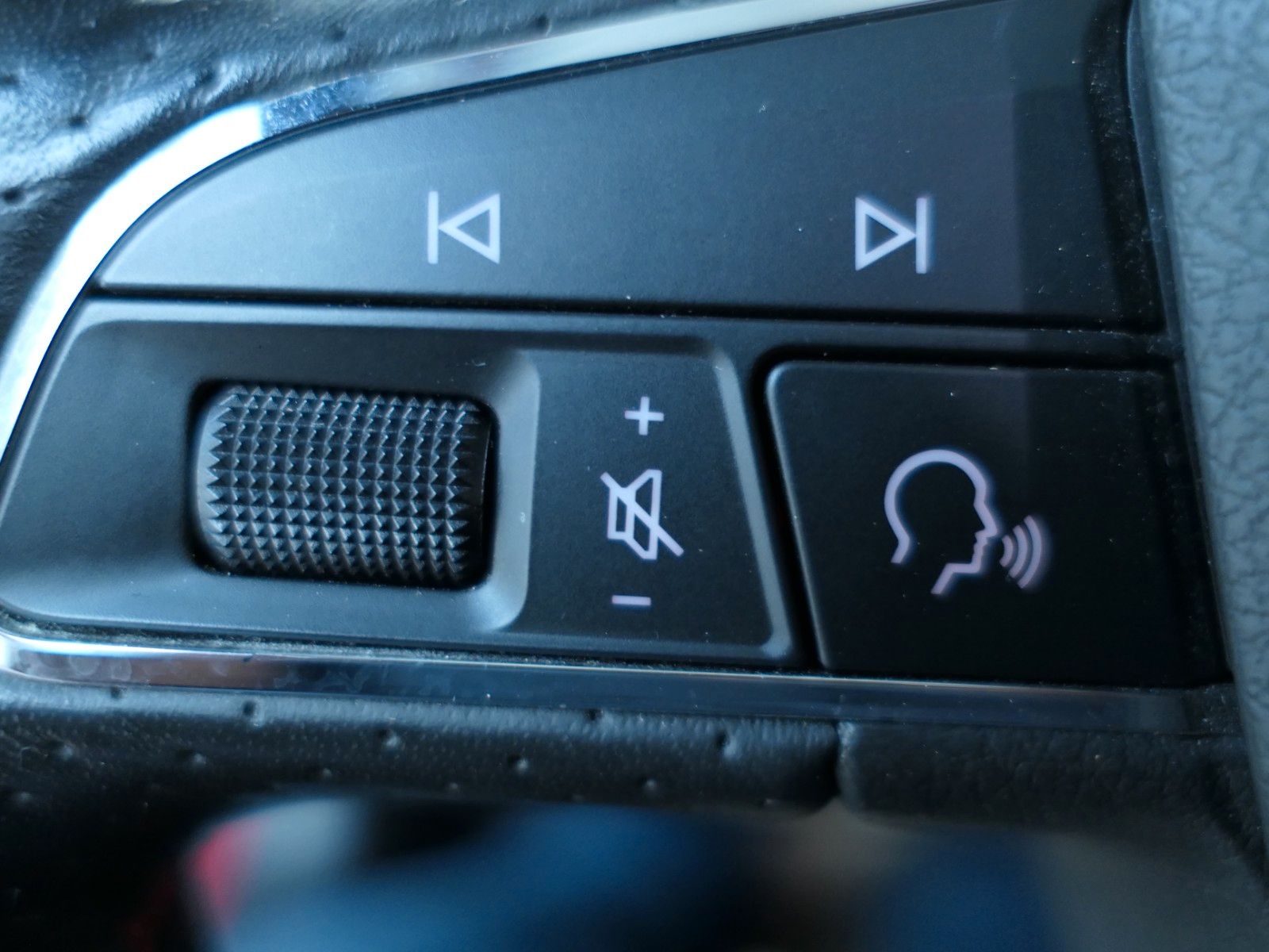 Fahrzeugabbildung SEAT Leon 1.5 FR Black Edit.*LM*NAVI*ACC*Soundsy.Subw