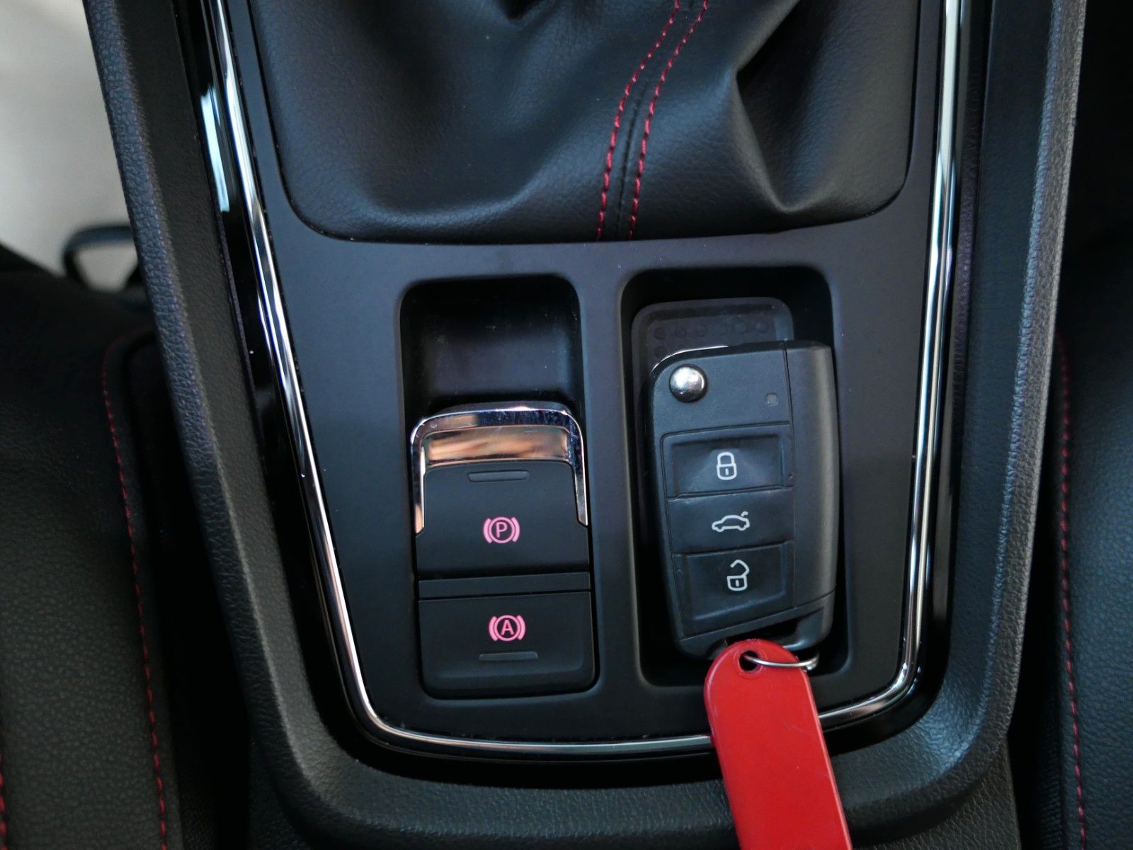 Fahrzeugabbildung SEAT Leon 1.5 FR Black Edit.*LM*NAVI*ACC*Soundsy.Subw